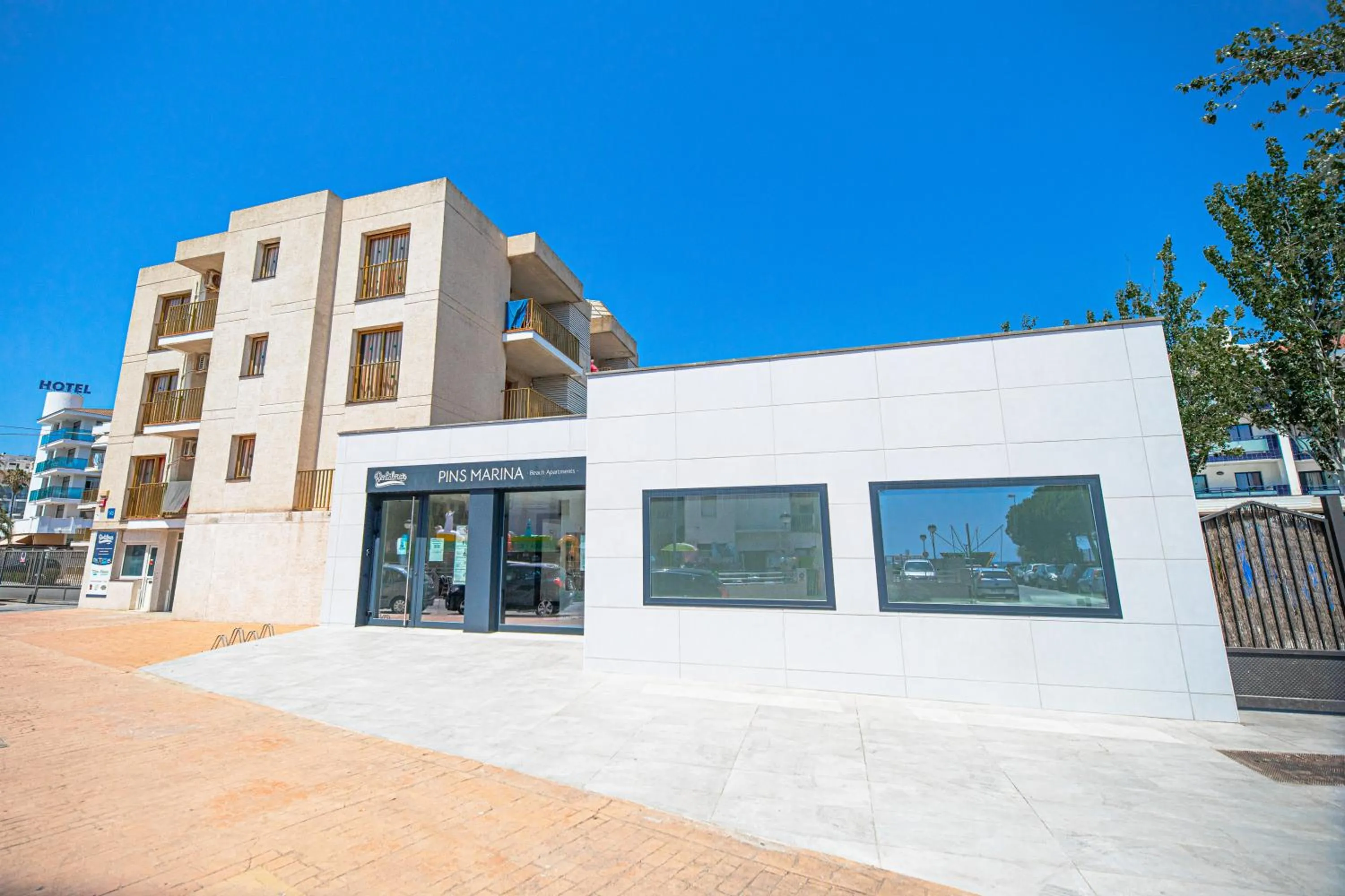 Property building in Rentalmar Pins Marina