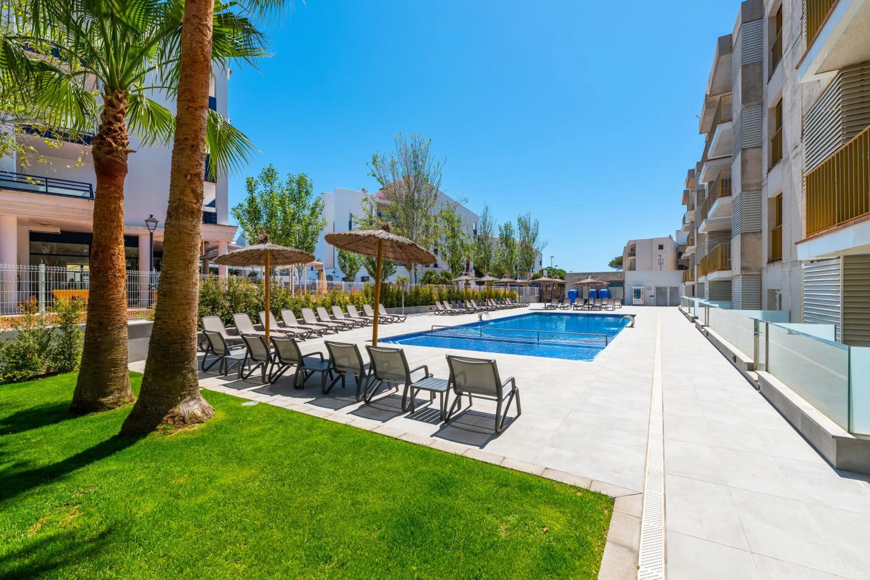 Garden in Rentalmar Pins Marina