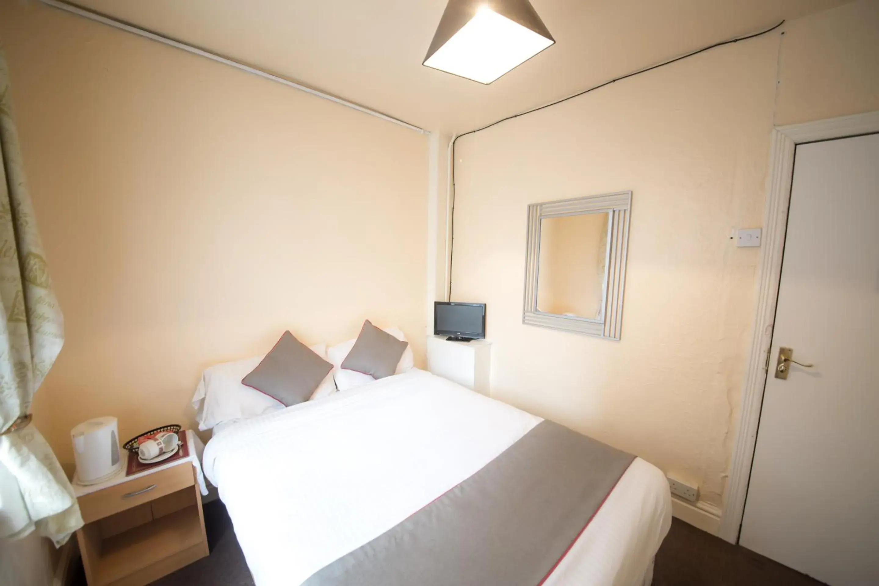 Standard Double Room in MyRoomz Hollingdales Hotel Standard Double Room in MyRoomz Hollingdales Hotel