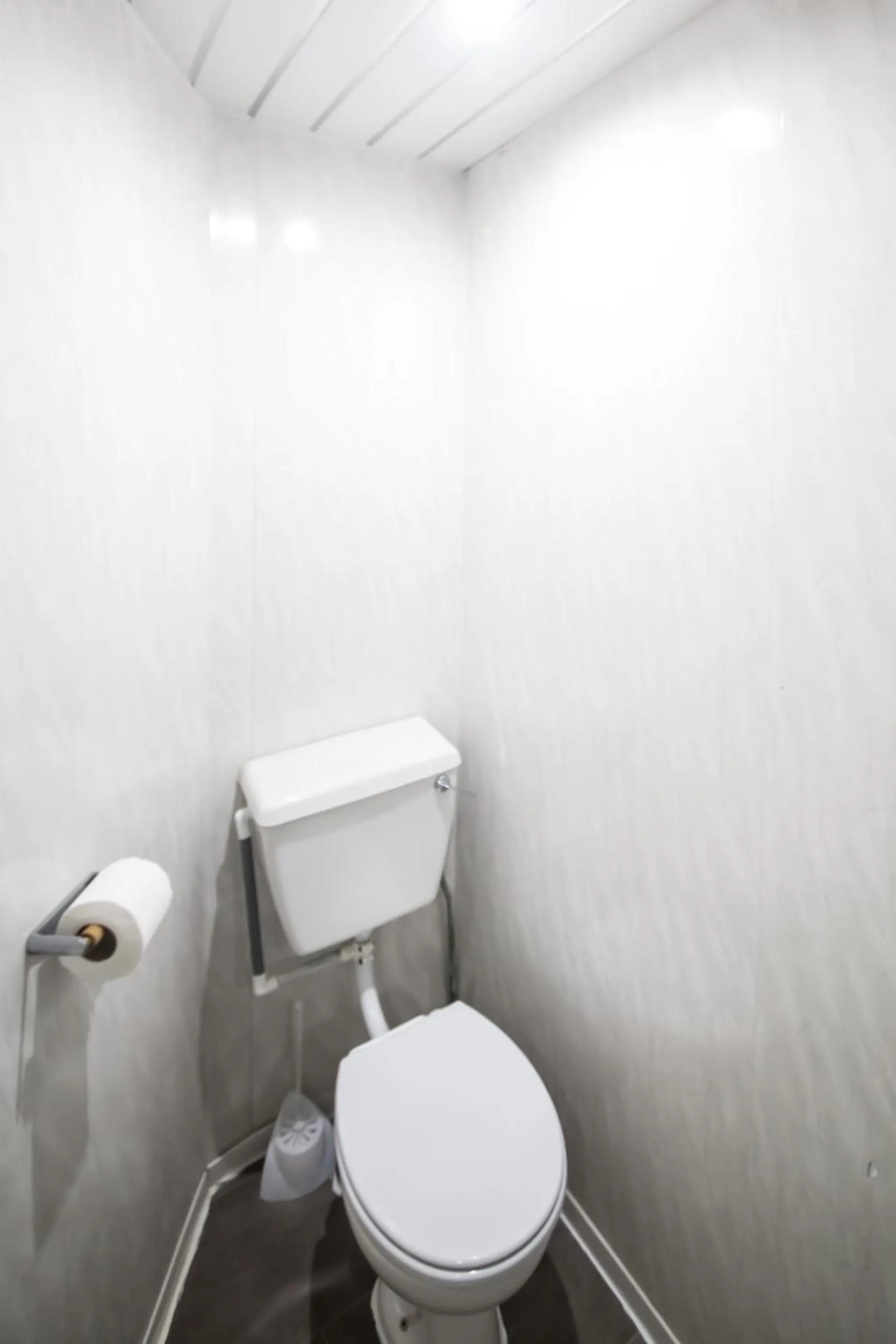 Bathroom in MyRoomz Hollingdales Hotel