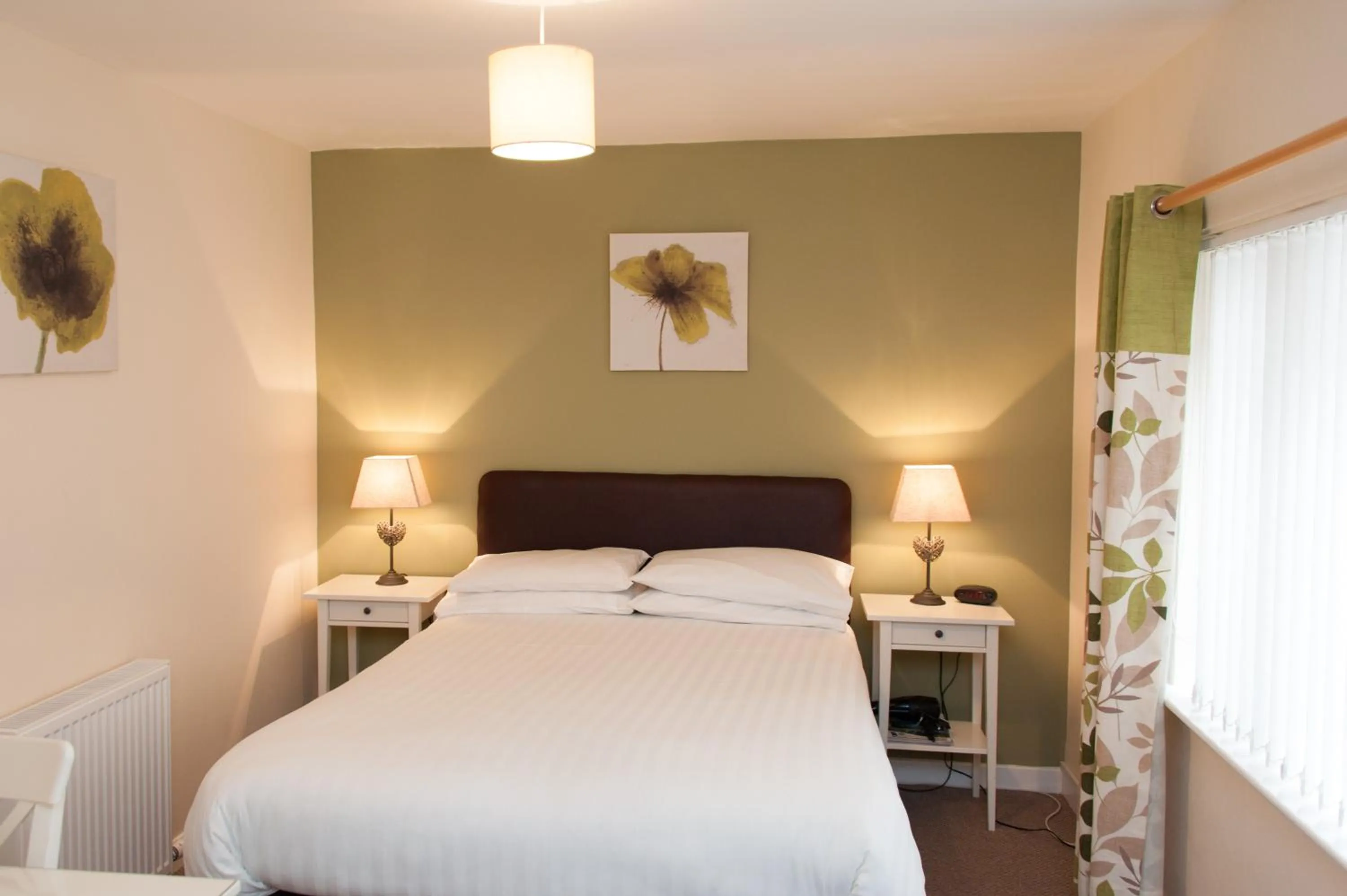 Bathroom, Bed in Ardross Glencairn