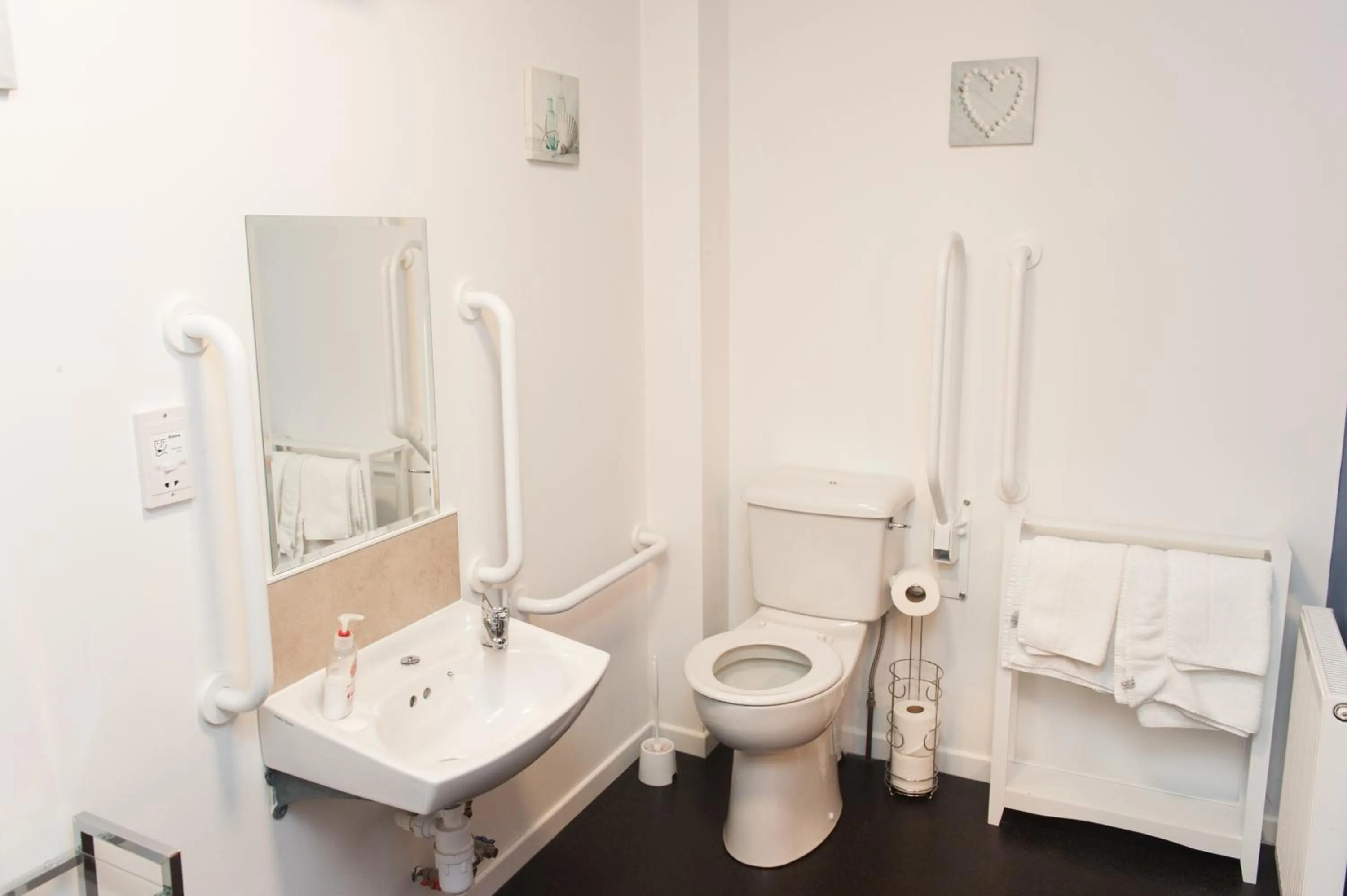 Shower in Ardross Glencairn