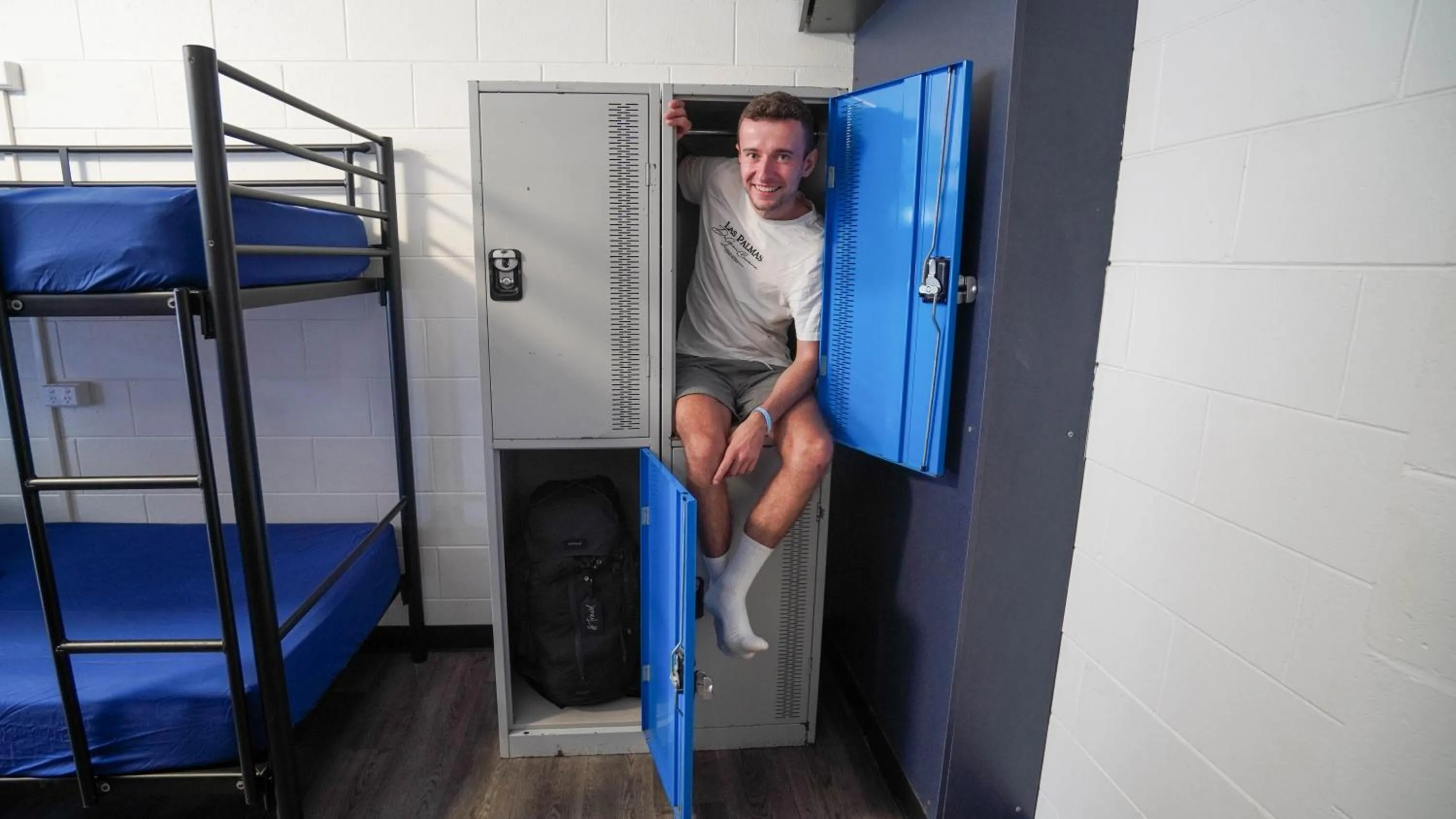 Property building, Bed in Summer House Cairns