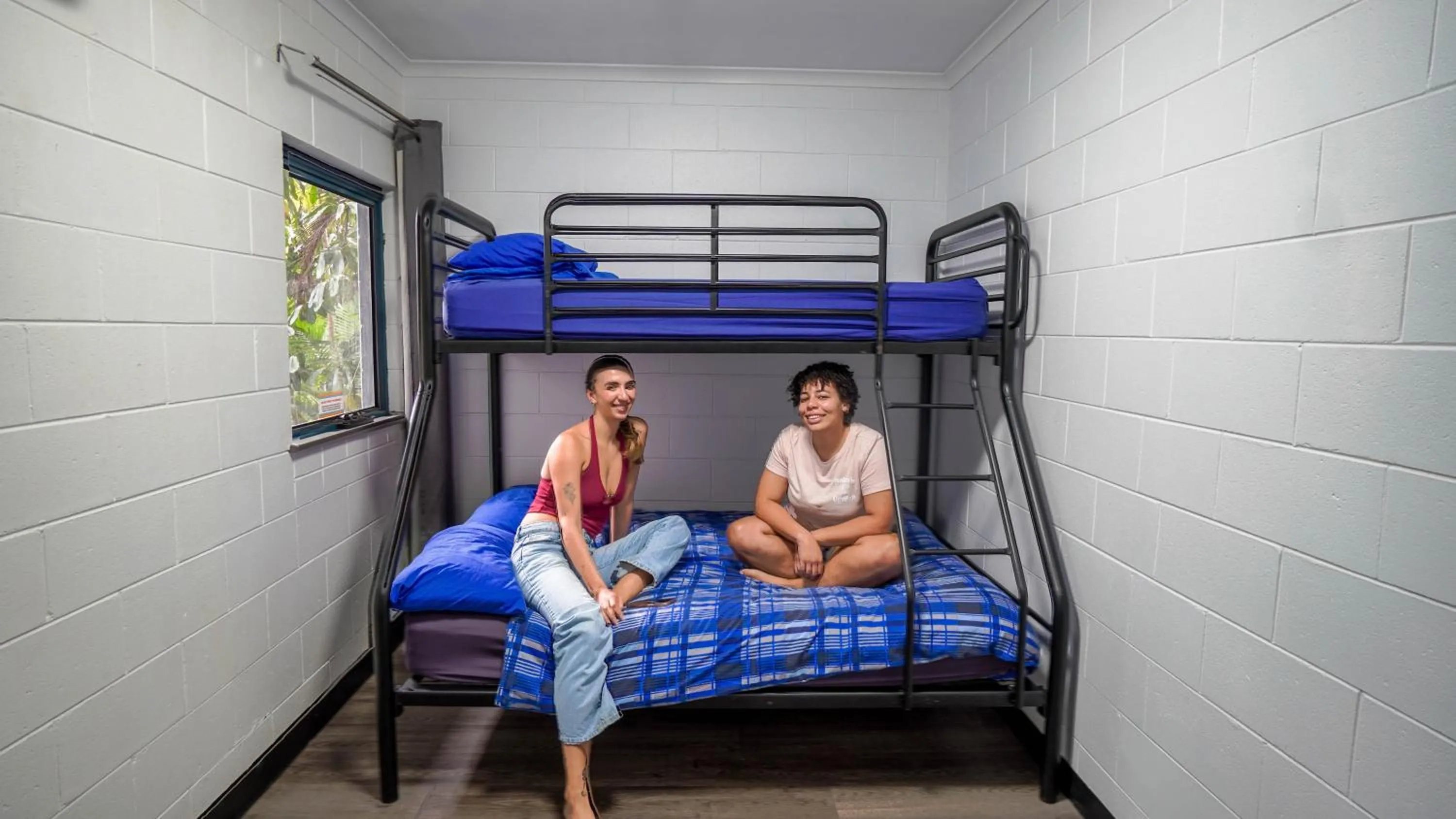 Bedroom, Bed in Summer House Cairns