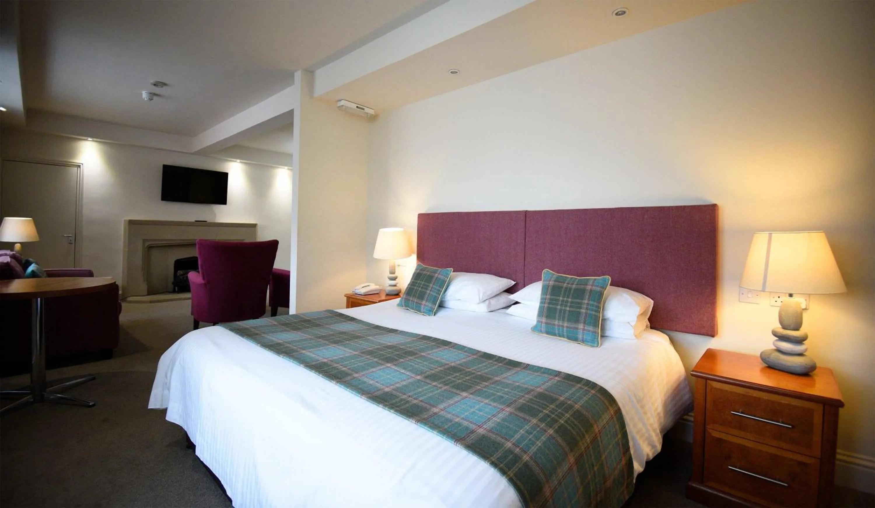 Bed in The Royal Hotel