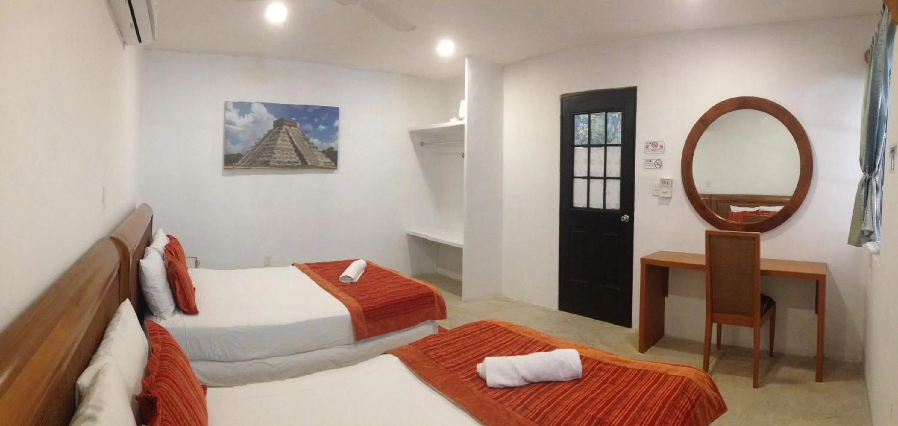 Photo of the whole room in Estancia Tulbayab 36