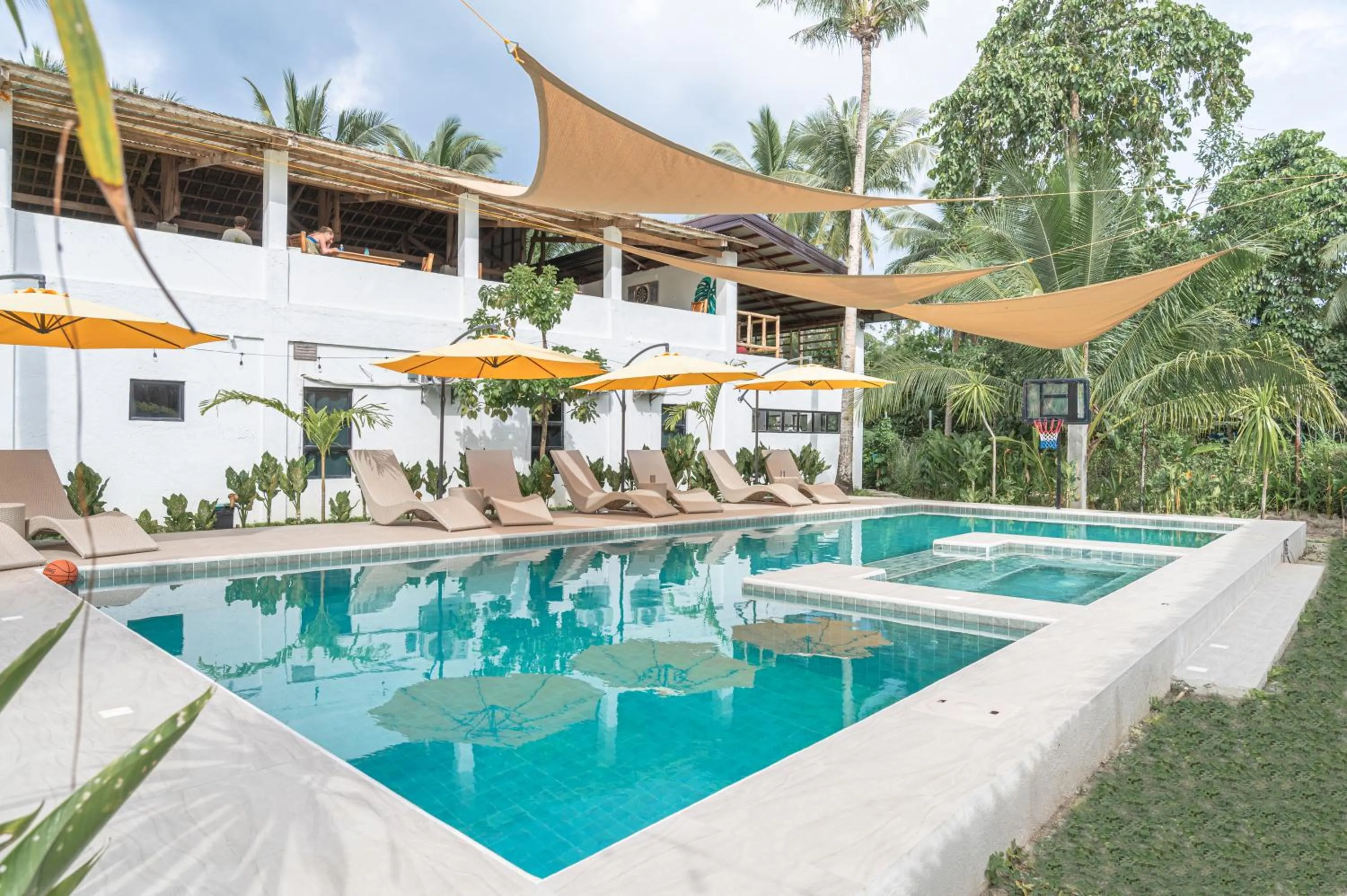 Swimming pool in Sunlit Hostel