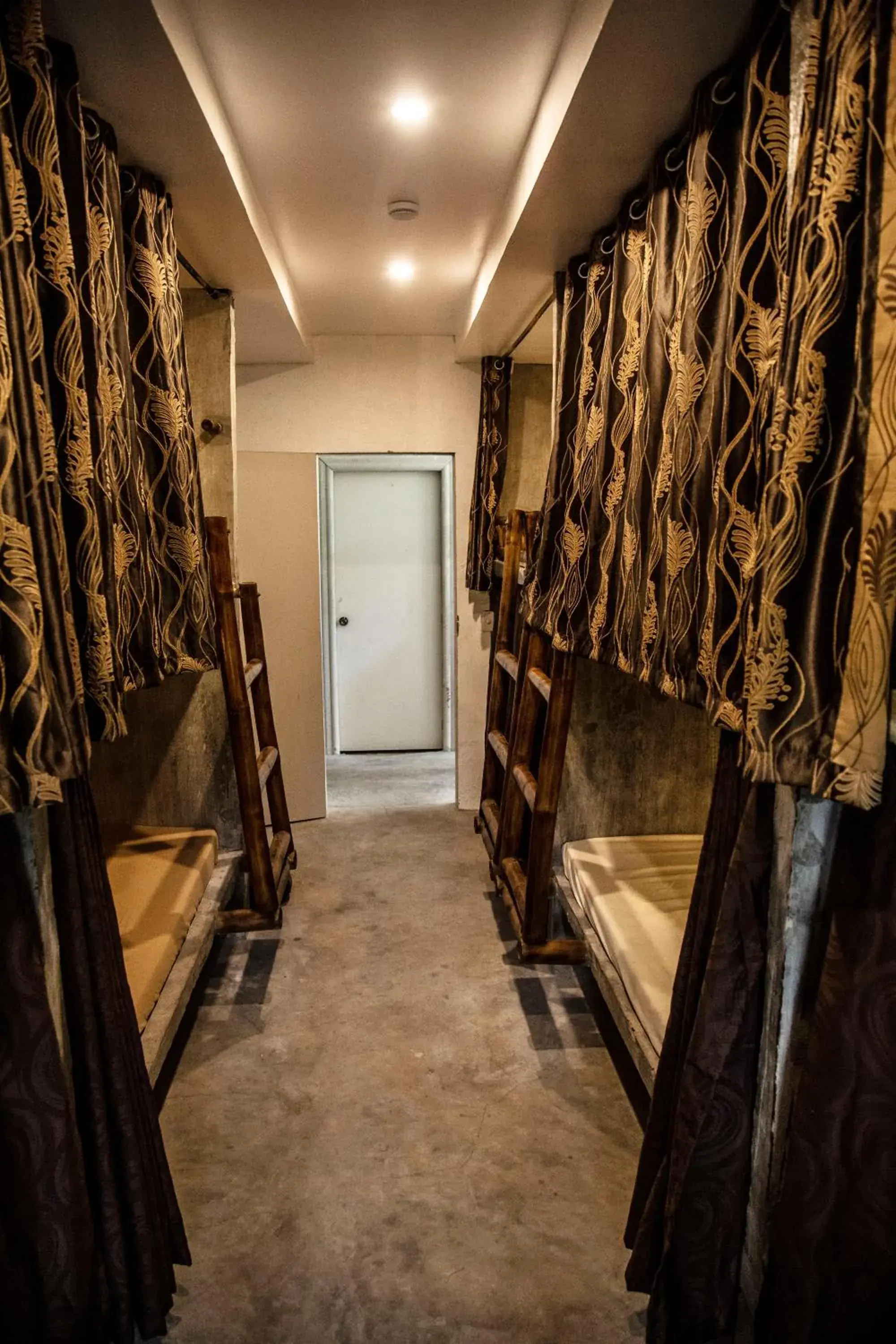 Bunk Bed in Mixed Dormitory Room in Sunlit Hostel Bunk Bed in Mixed Dormitory Room in Sunlit Hostel