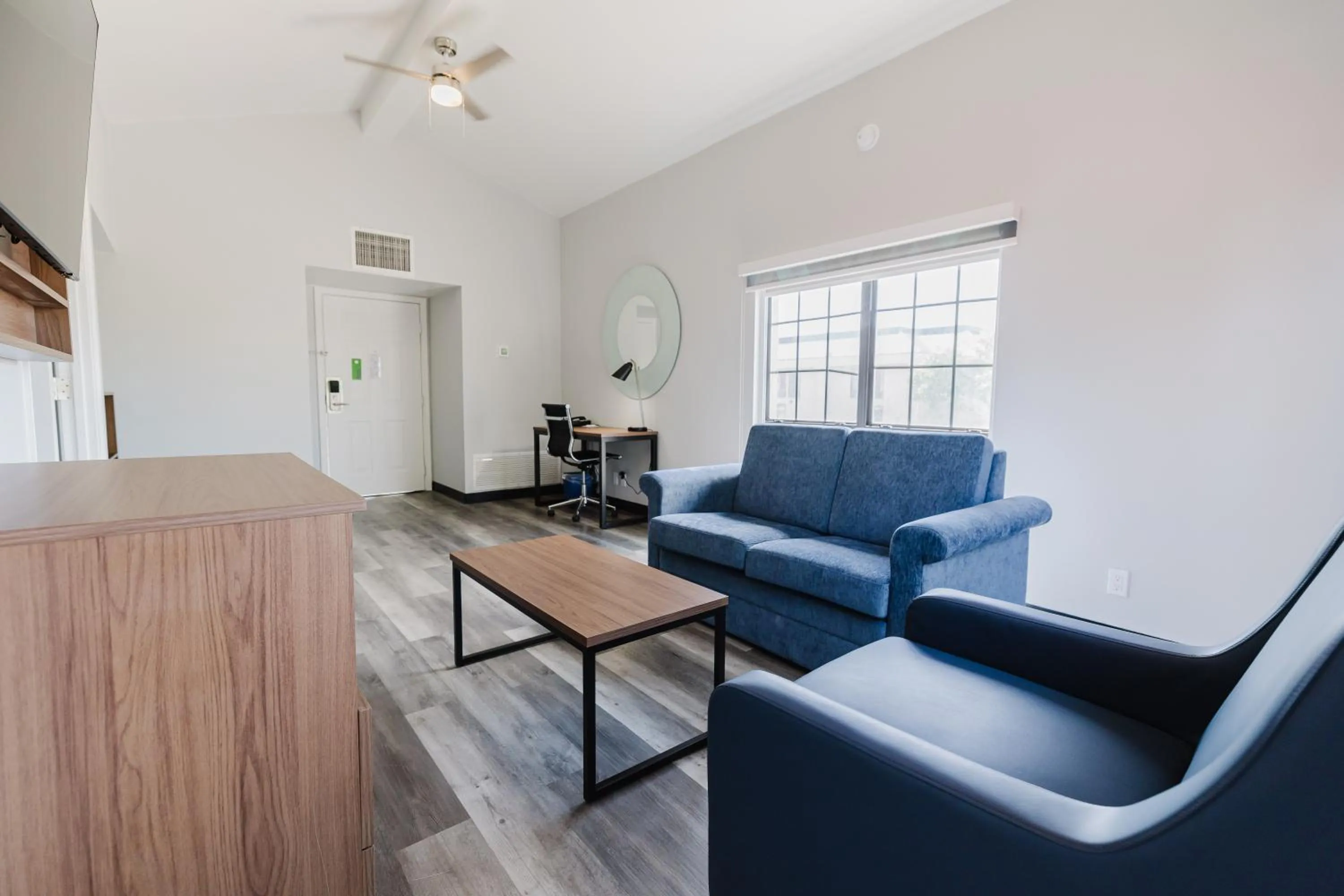 Seating area in La Quinta Inn by Wyndham Amarillo Mid-City