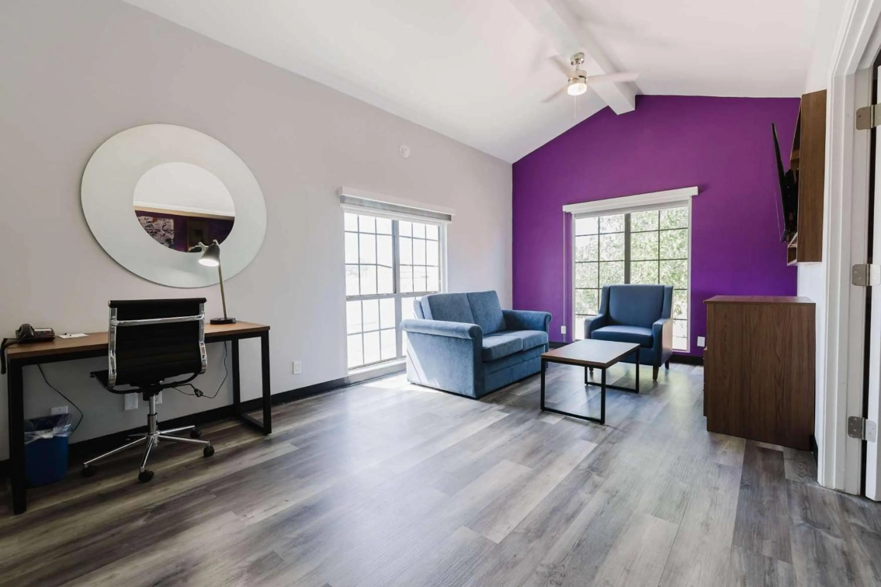 Photo of the whole room in La Quinta Inn by Wyndham Amarillo Mid-City