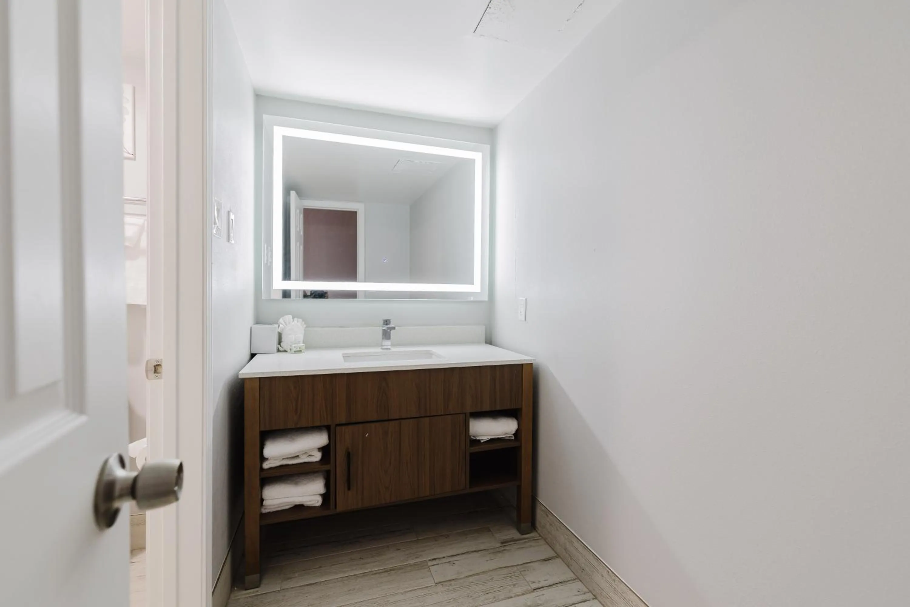 Bathroom in La Quinta Inn by Wyndham Amarillo Mid-City