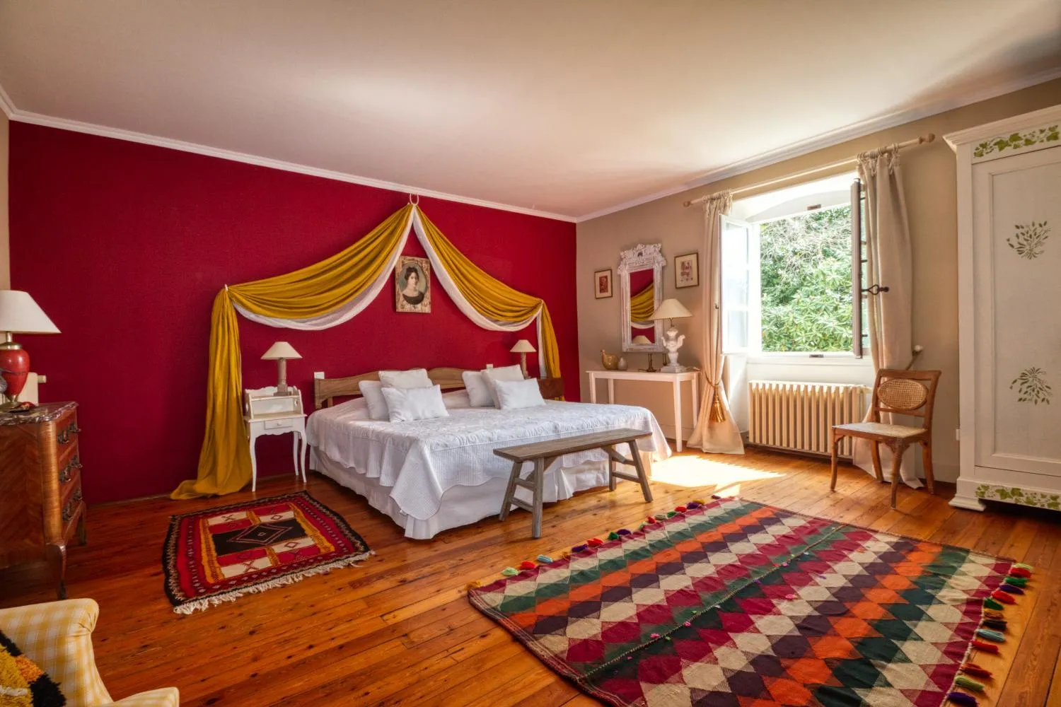 Photo of the whole room, Bed in Mas d'Escattes