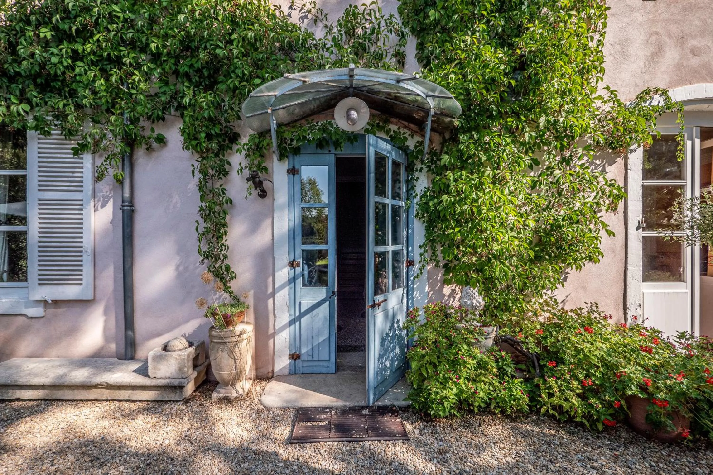Facade/entrance in Mas d'Escattes
