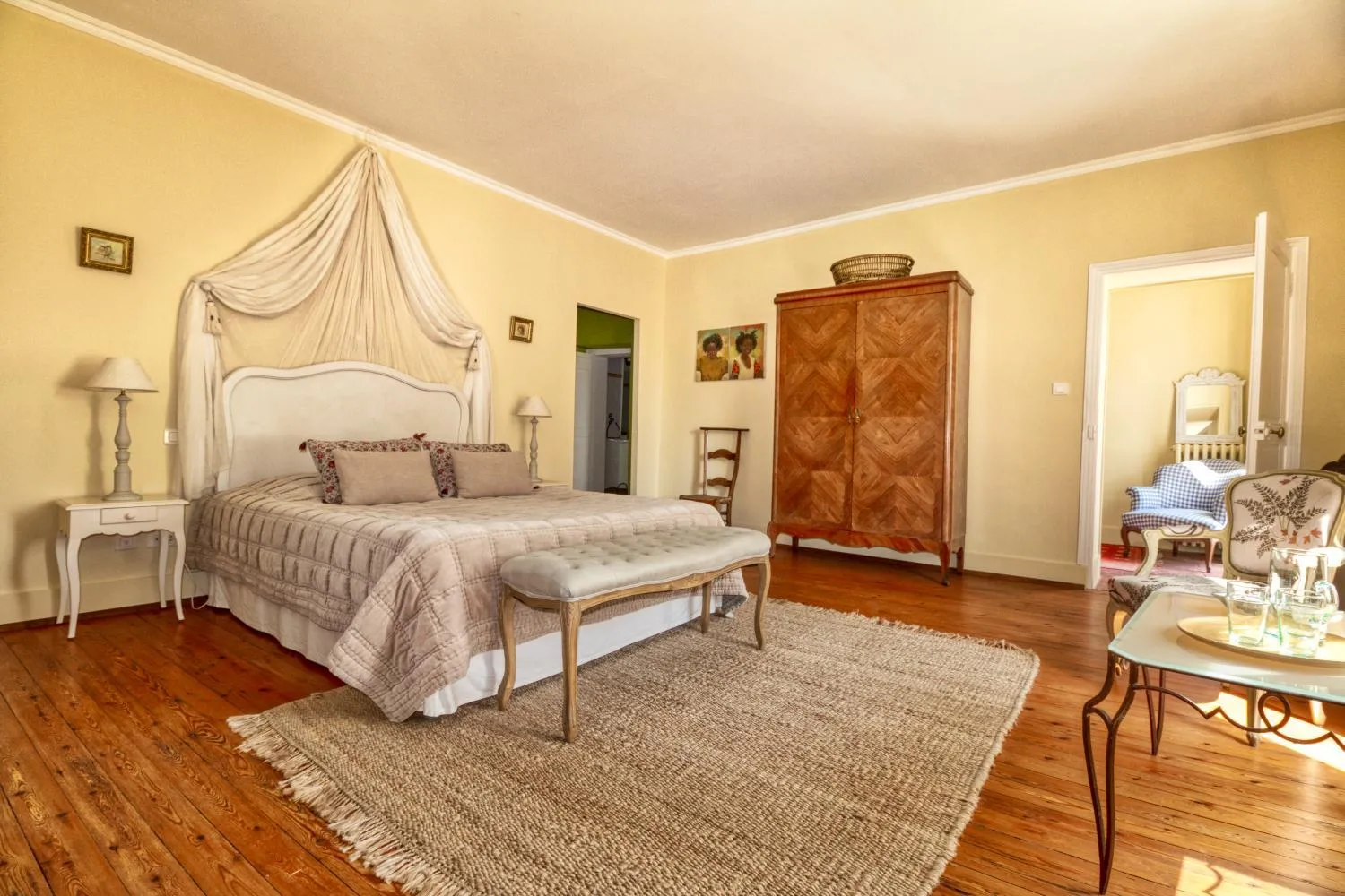 Photo of the whole room, Bed in Mas d'Escattes