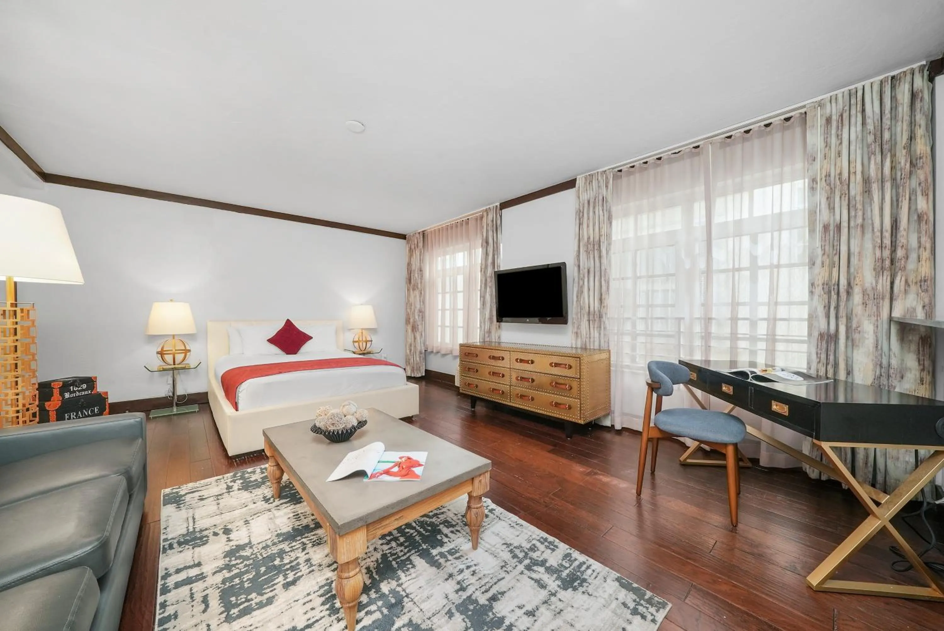 Bedroom, Bed in Lincoln Arms Suites