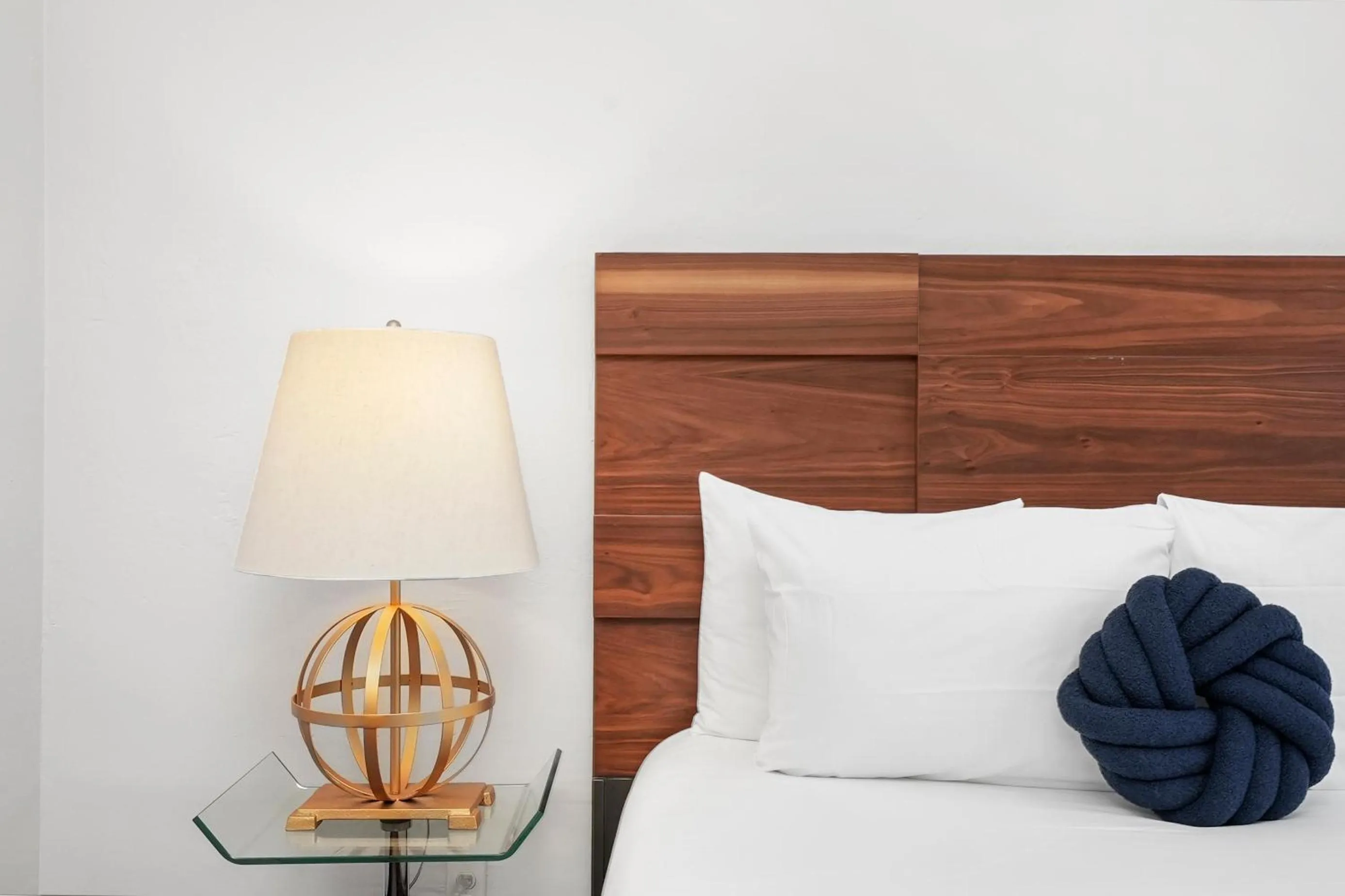 Bed in Lincoln Arms Suites