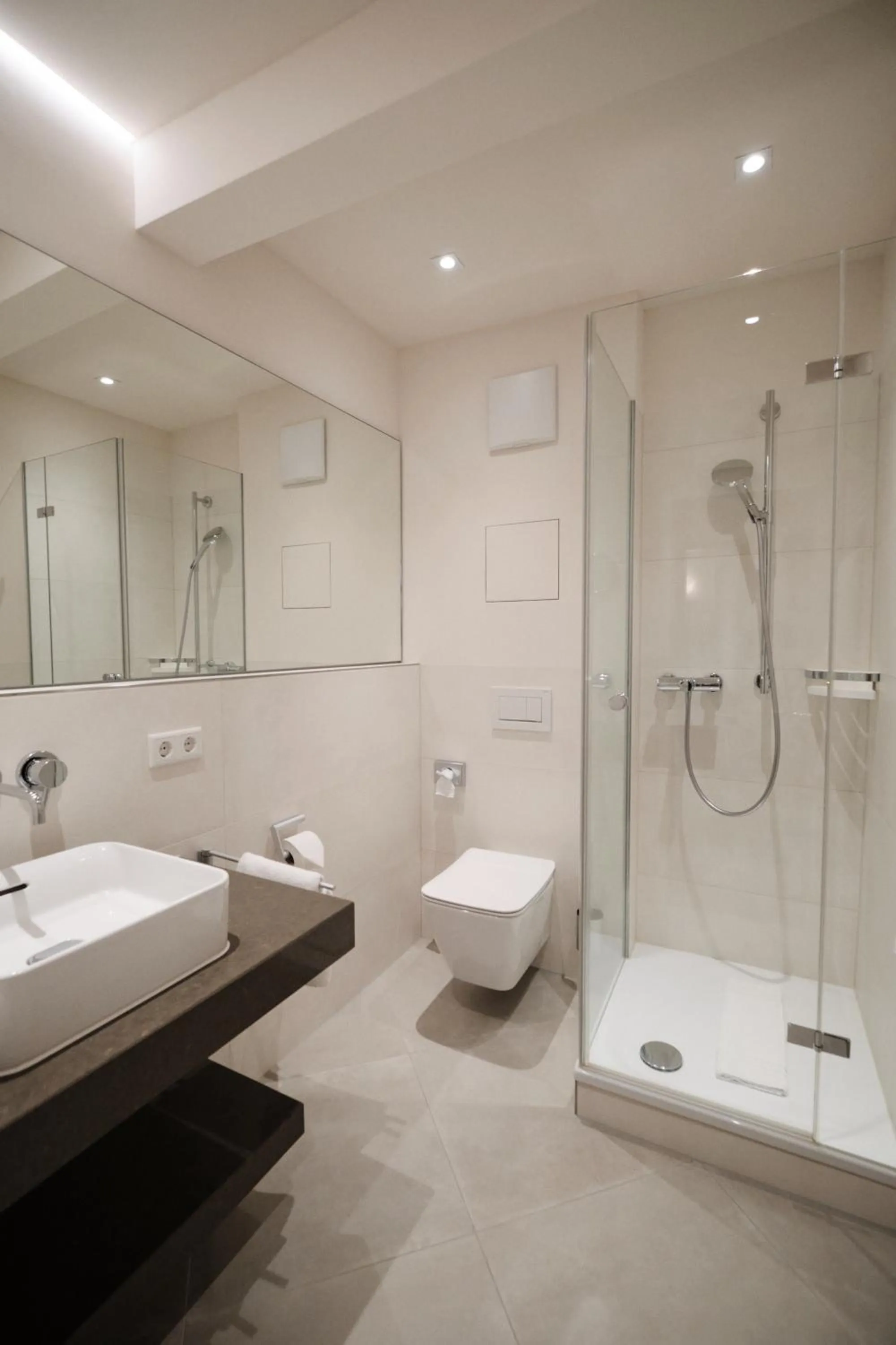 Shower in Hotel Weisser Bock