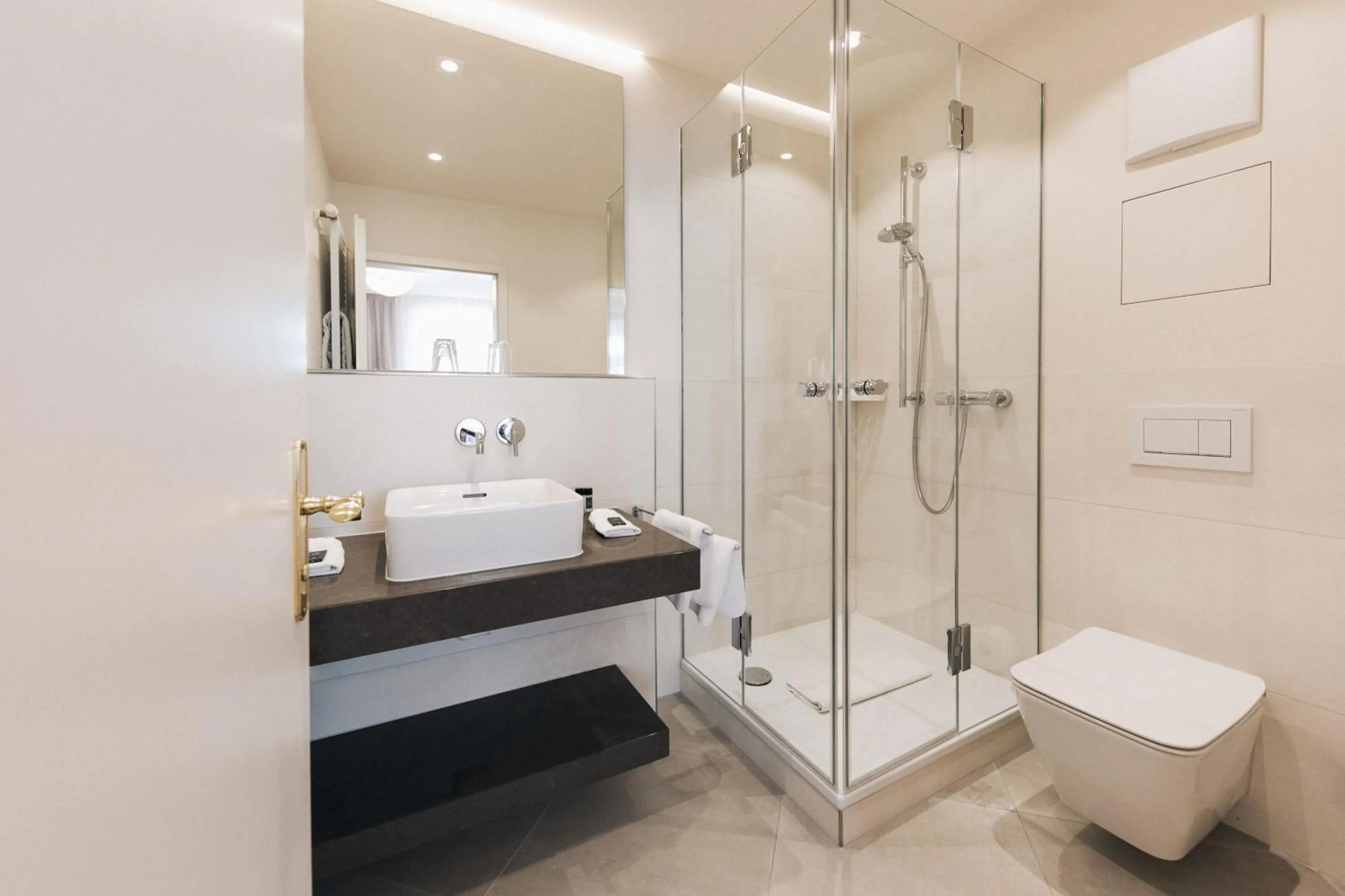 Shower in Hotel Weisser Bock