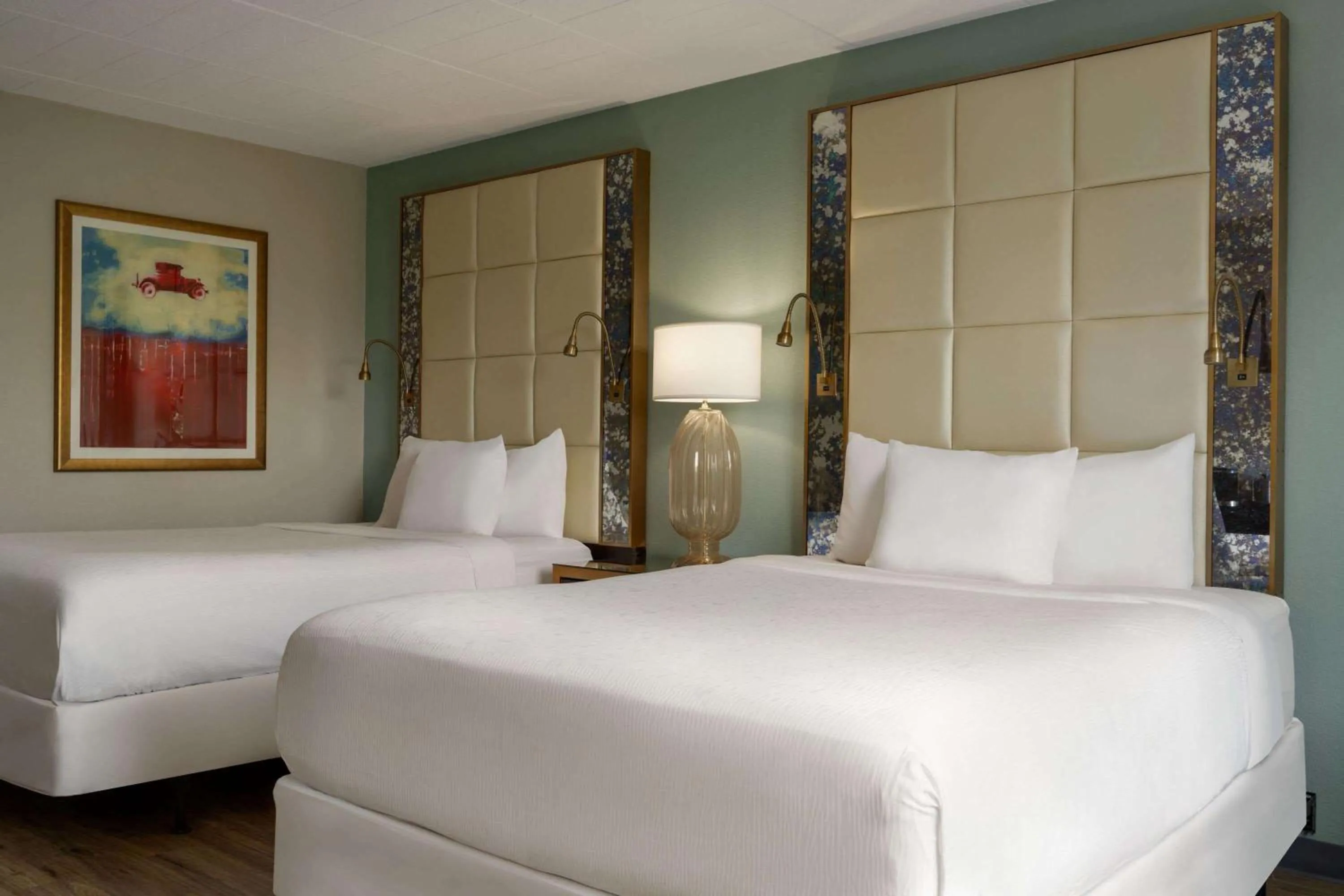 Photo of the whole room, Bed in Wyndham Garden Inn Pittsburgh Airport