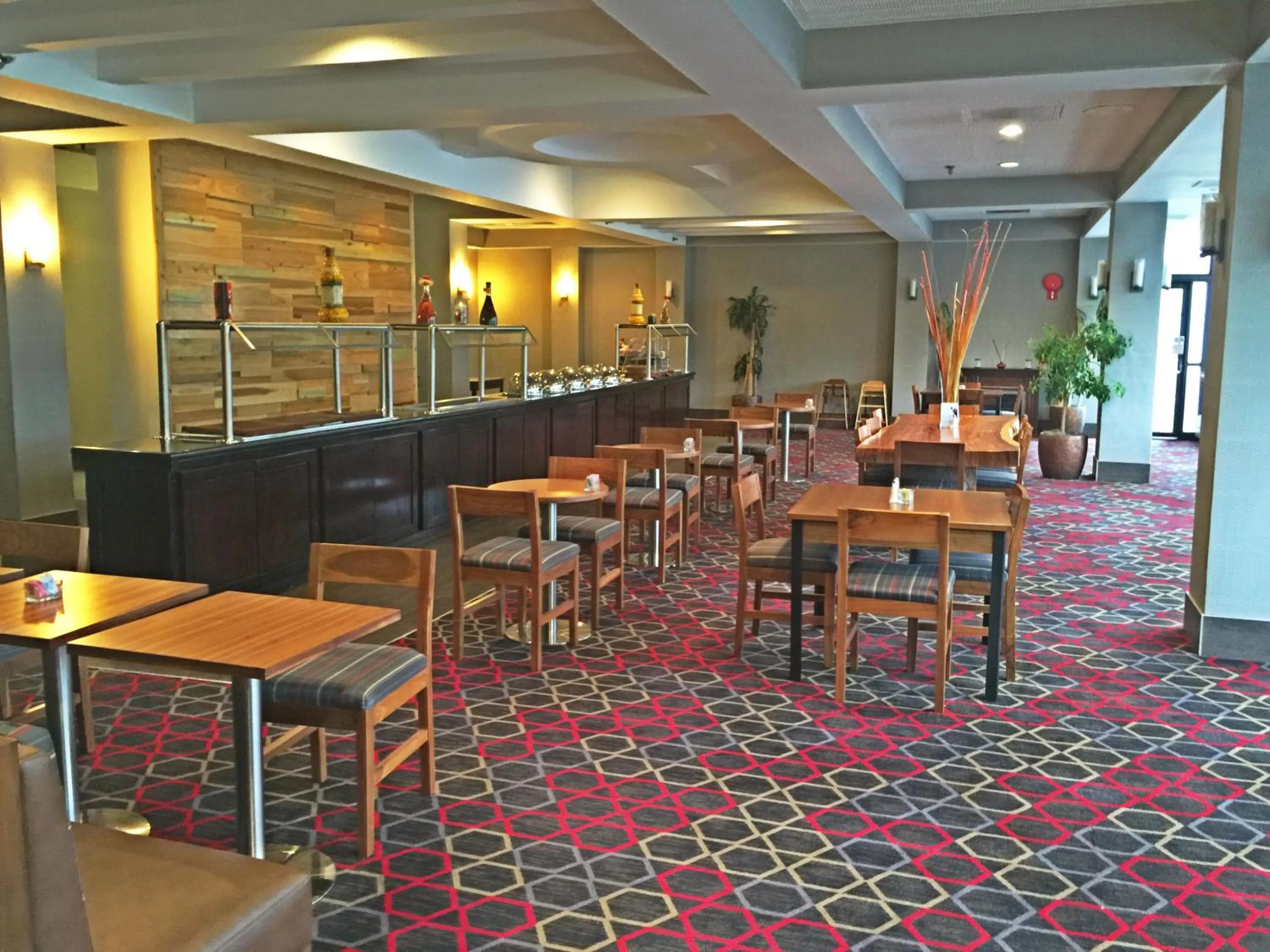 Restaurant/places to eat in Wyndham Garden Inn Pittsburgh Airport