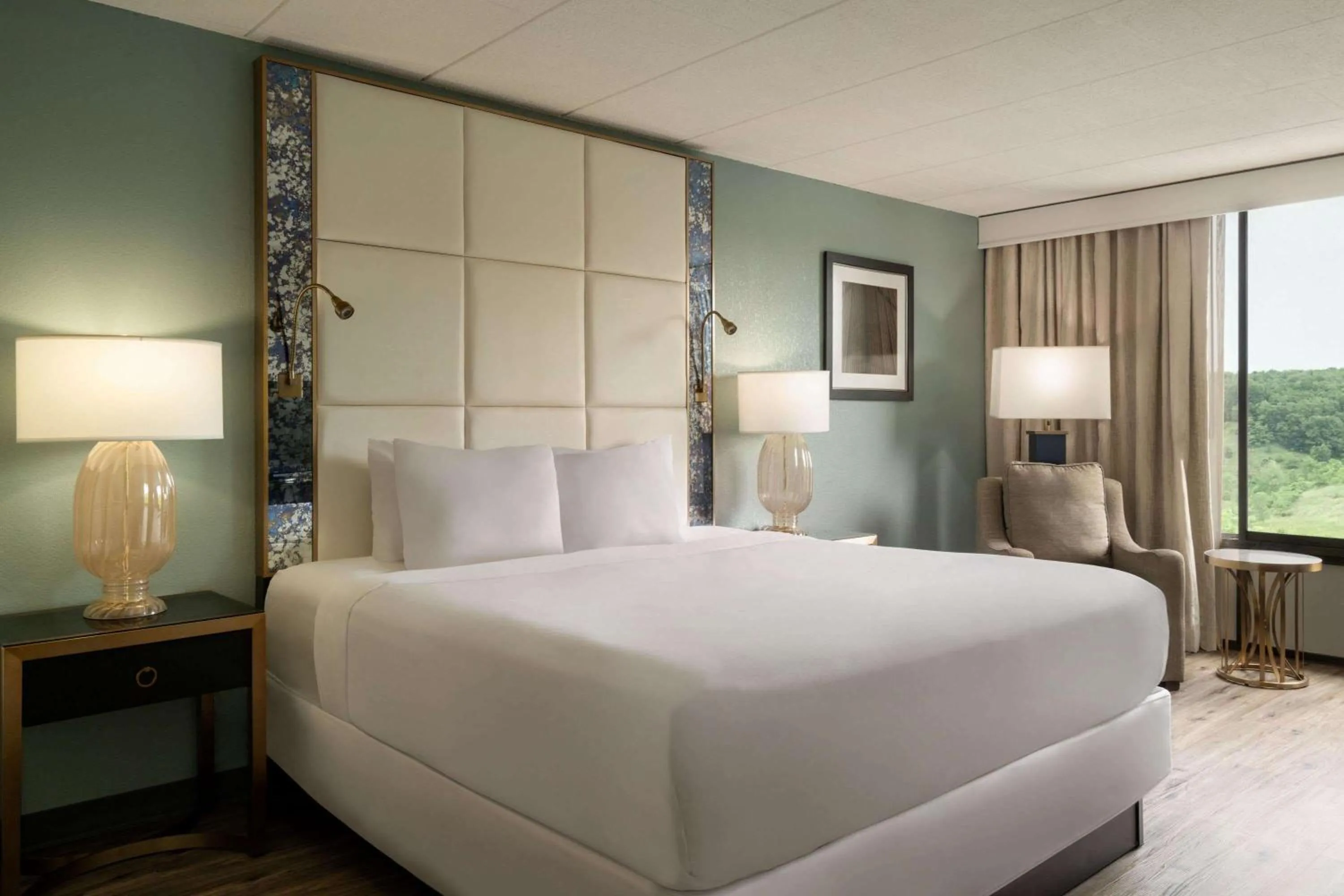 Photo of the whole room, Bed in Wyndham Garden Inn Pittsburgh Airport