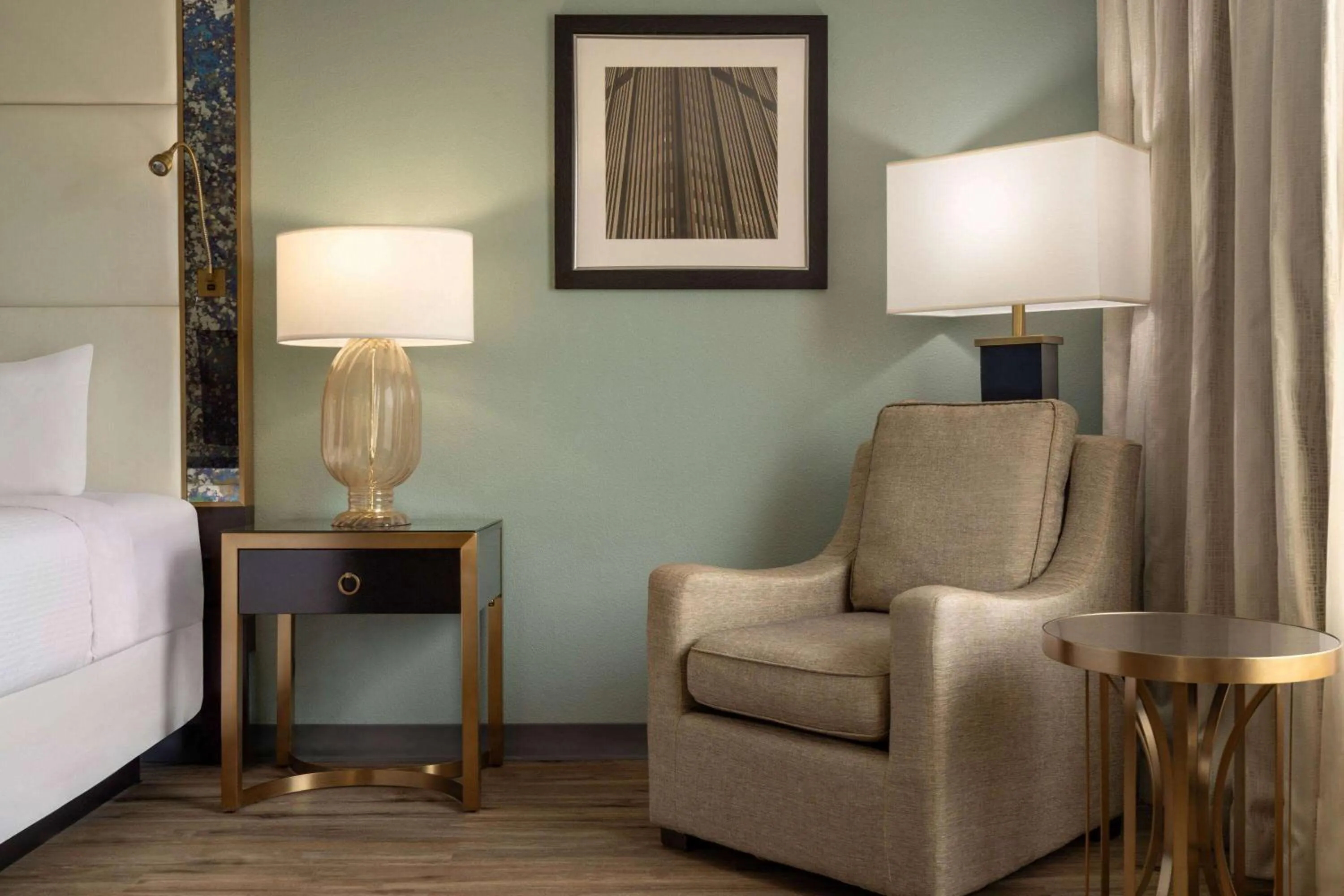 Photo of the whole room, Bed in Wyndham Garden Inn Pittsburgh Airport