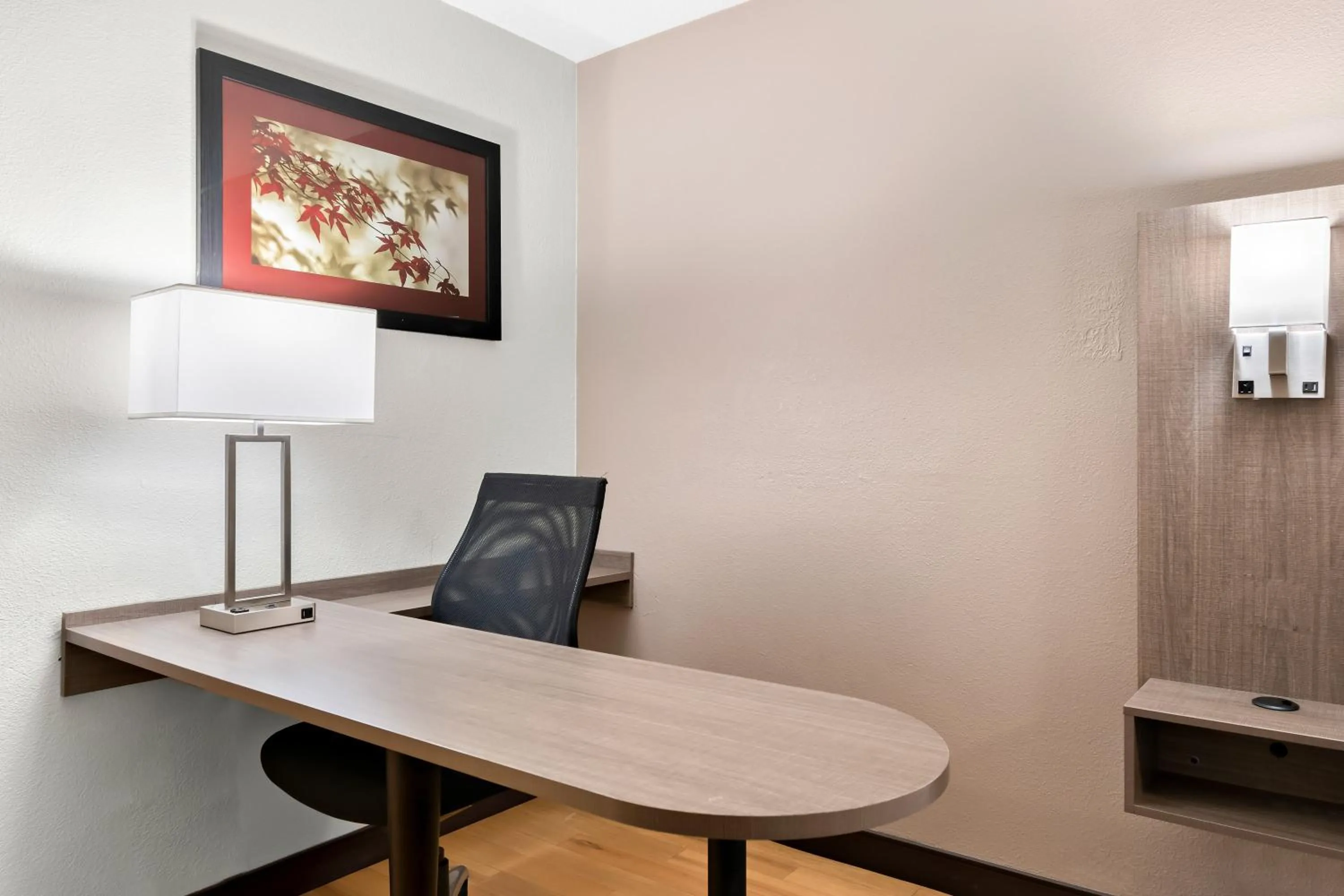 Bedroom in Red Roof Inn Harrisburg North