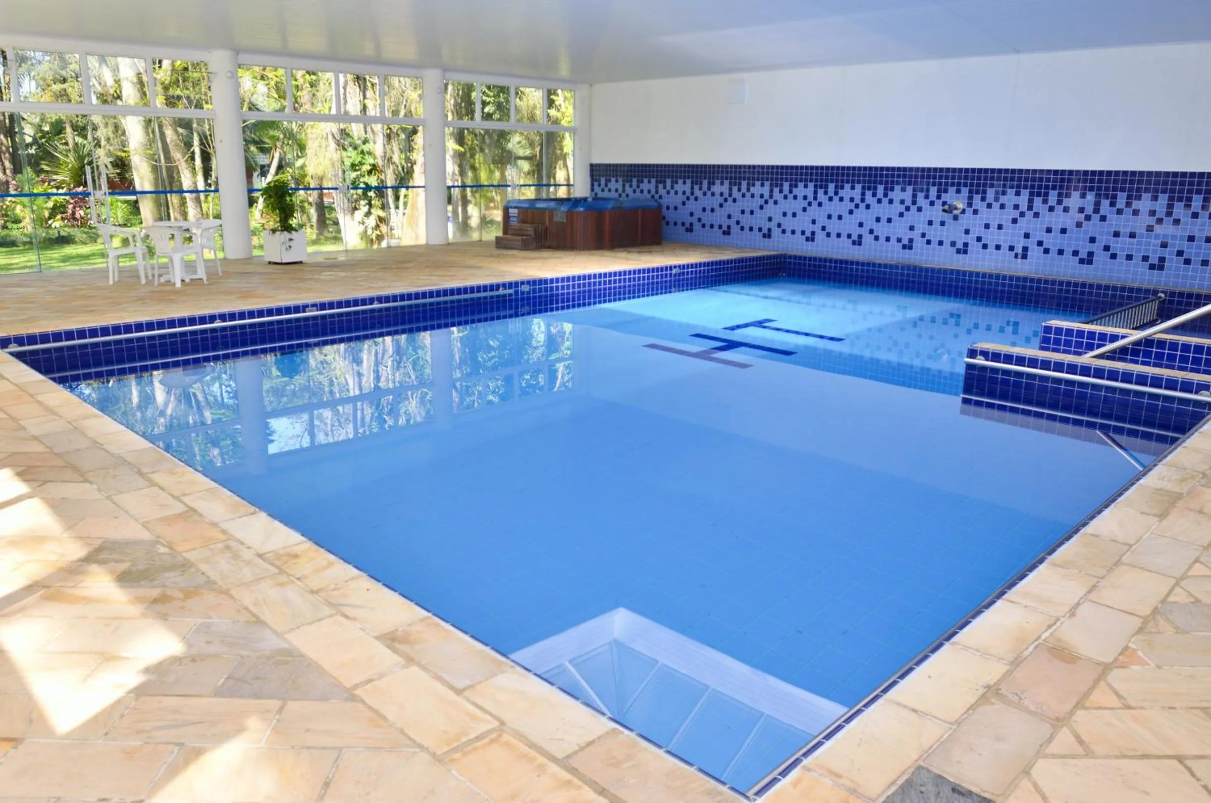 Swimming pool in Hotel Termas Gravatal