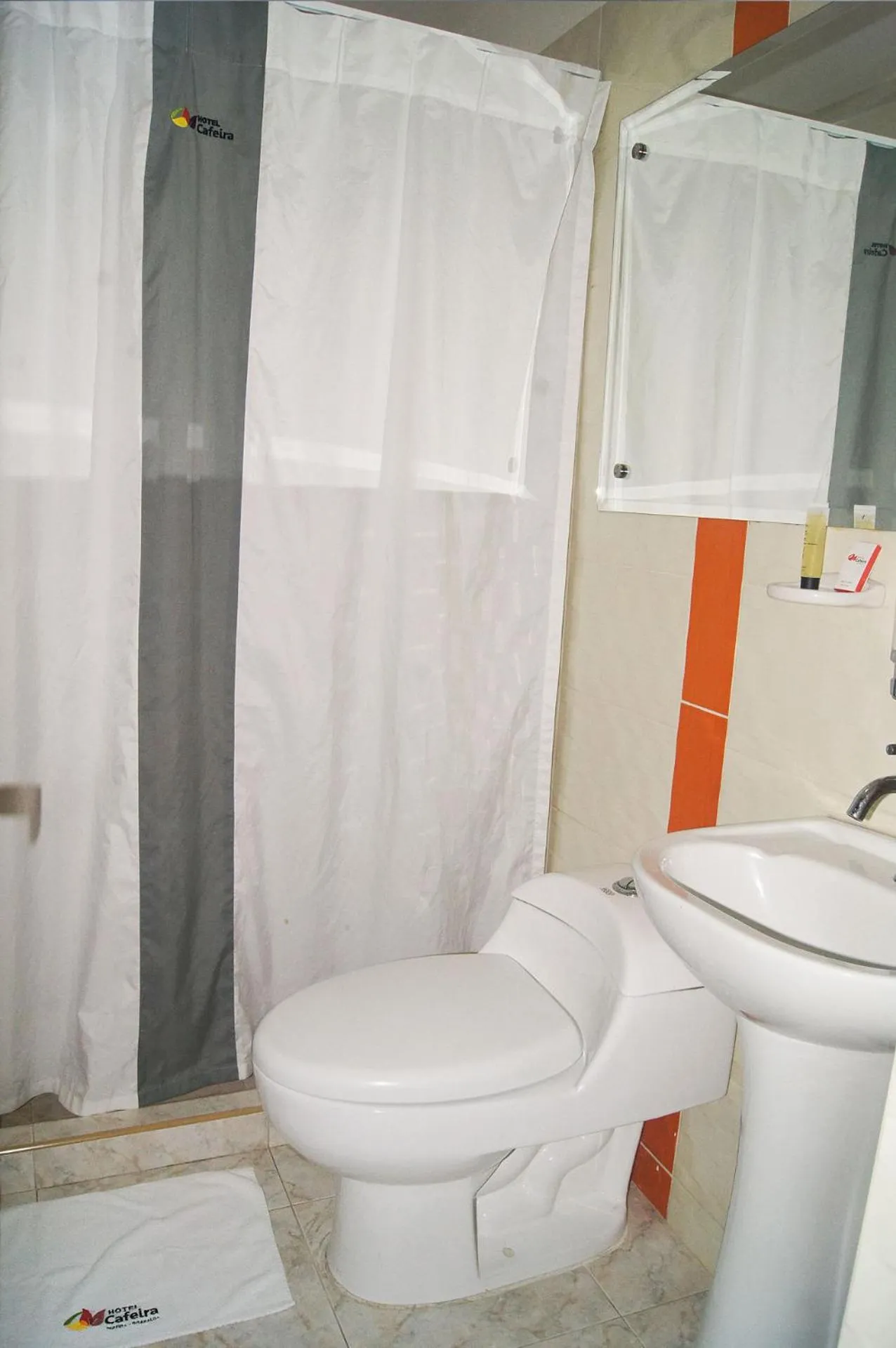 Bathroom in Hotel Cafeira