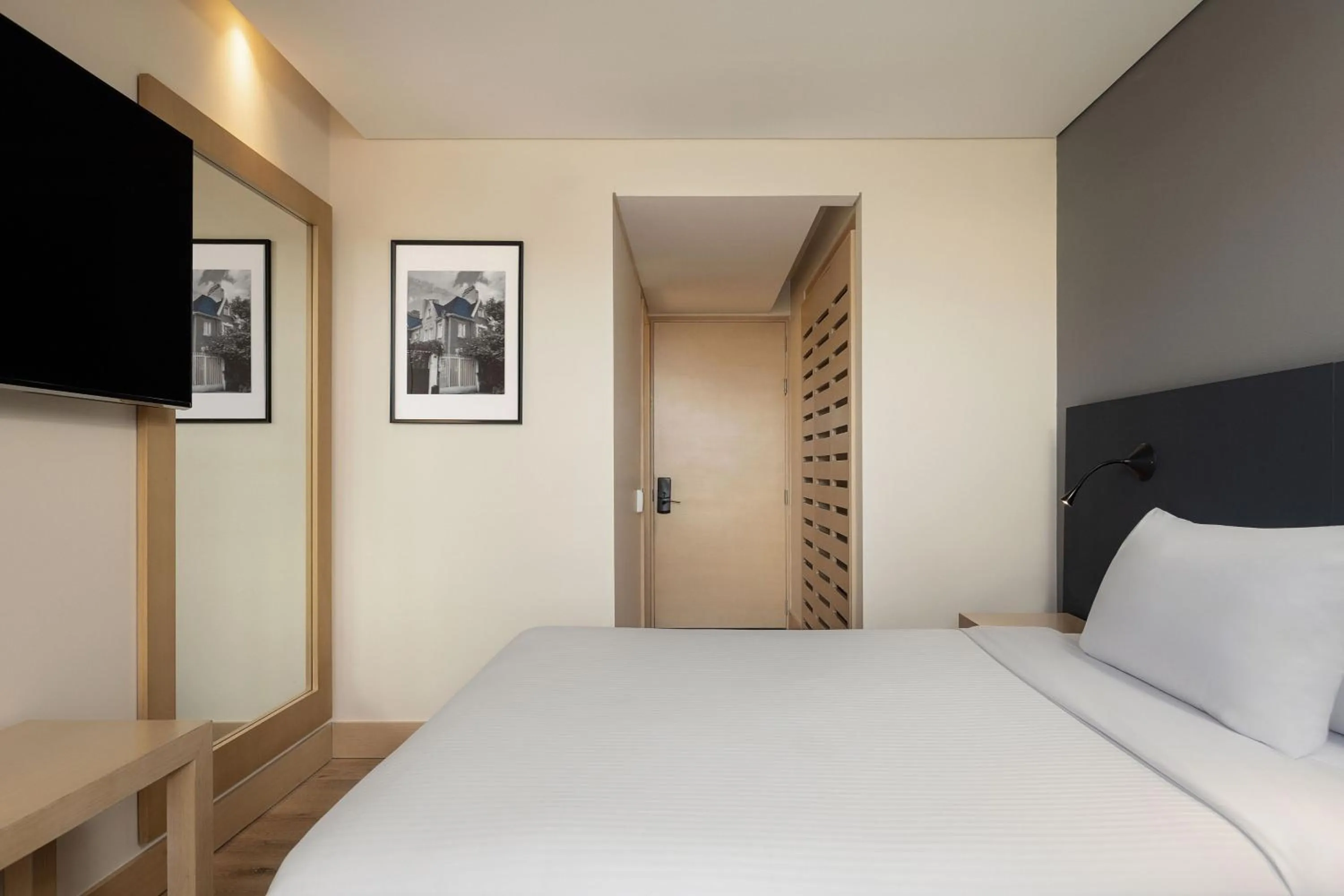 Photo of the whole room, Bed in Fairfield by Marriott Bogota Embajada