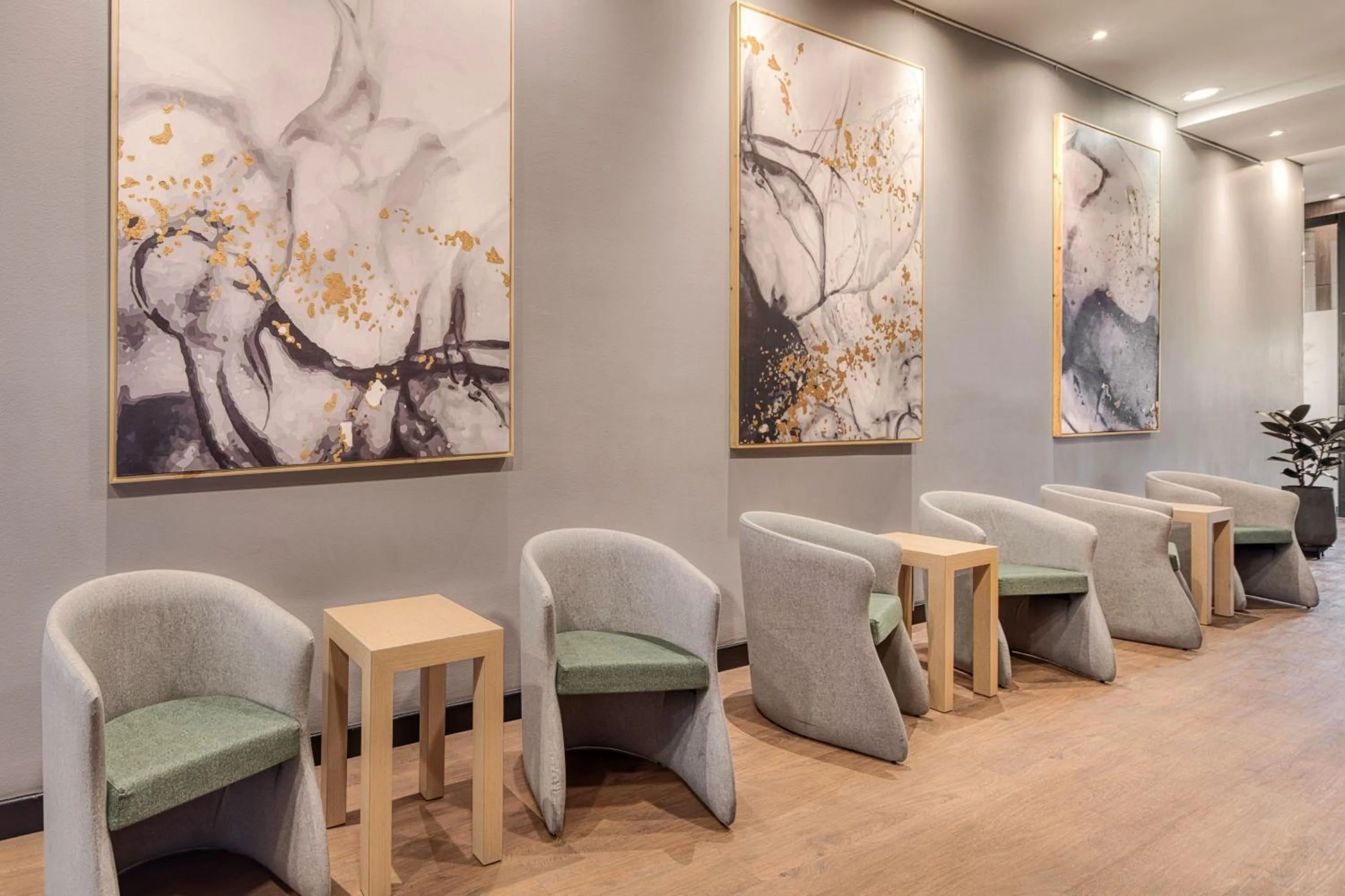 Lobby or reception in Fairfield by Marriott Bogota Embajada