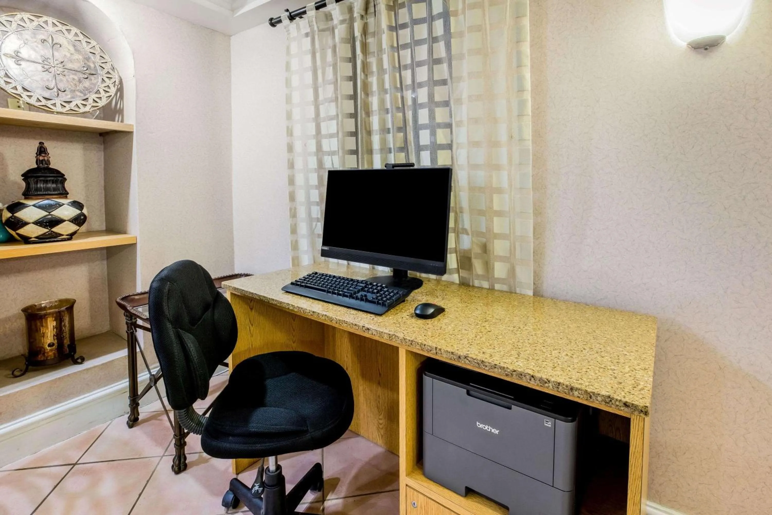 On site in La Quinta Inn by Wyndham Lufkin