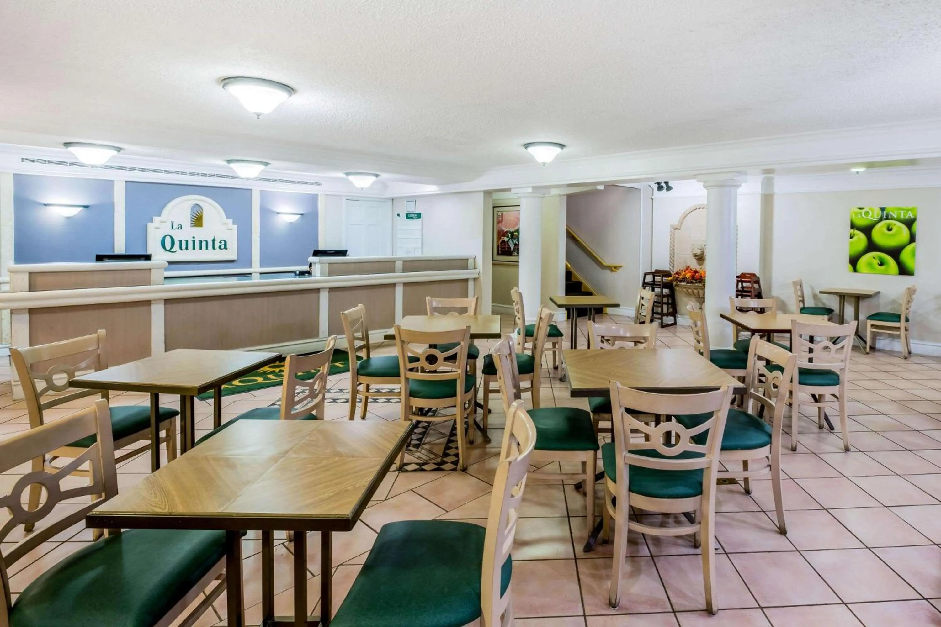 Lobby or reception in La Quinta Inn by Wyndham Lufkin