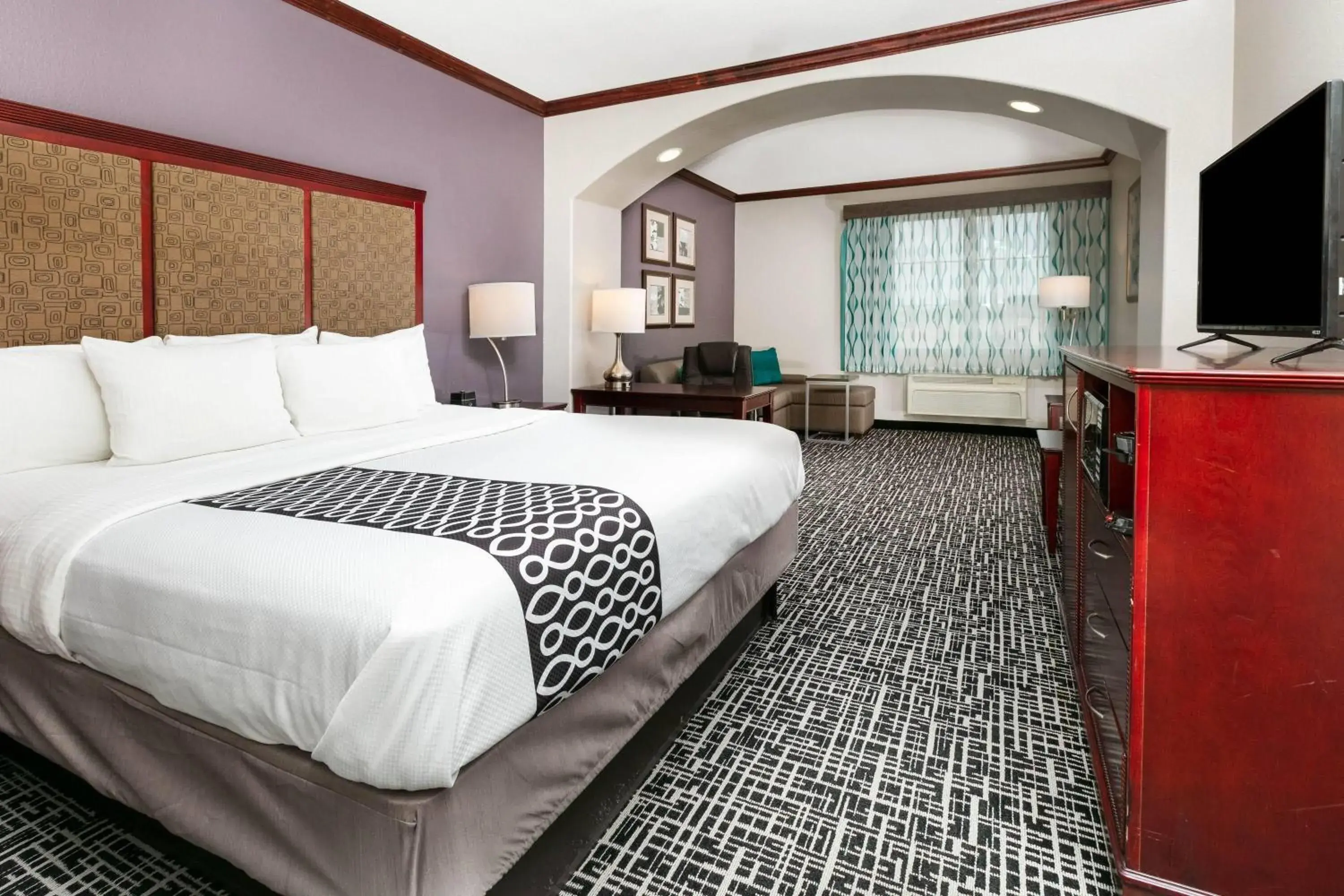 Deluxe Executive King Room - Non-Smoking in La Quinta by Wyndham Lindale Deluxe Executive King Room - Non-Smoking in La Quinta by Wyndham Lindale