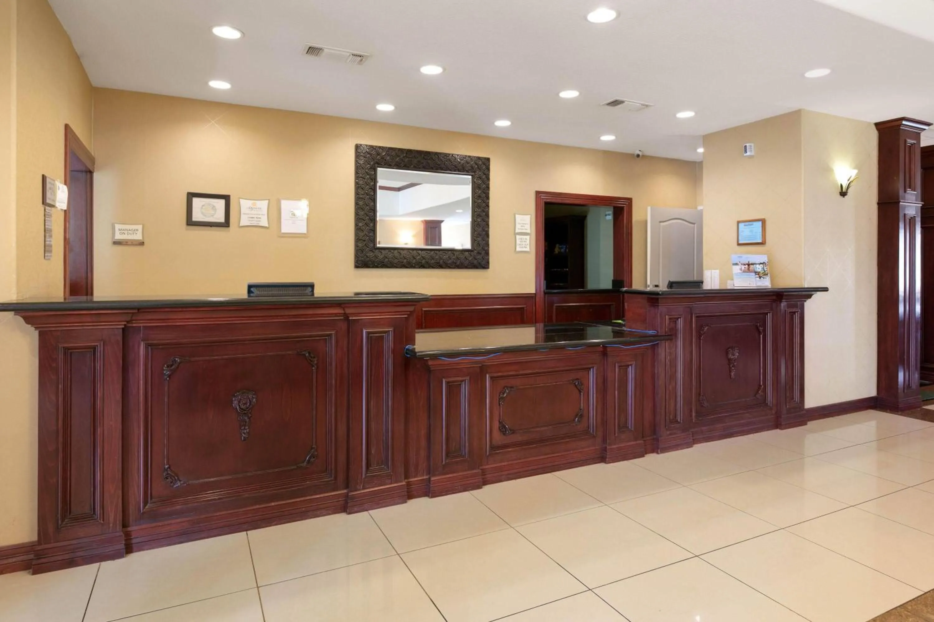 Lobby or reception in La Quinta by Wyndham Lindale