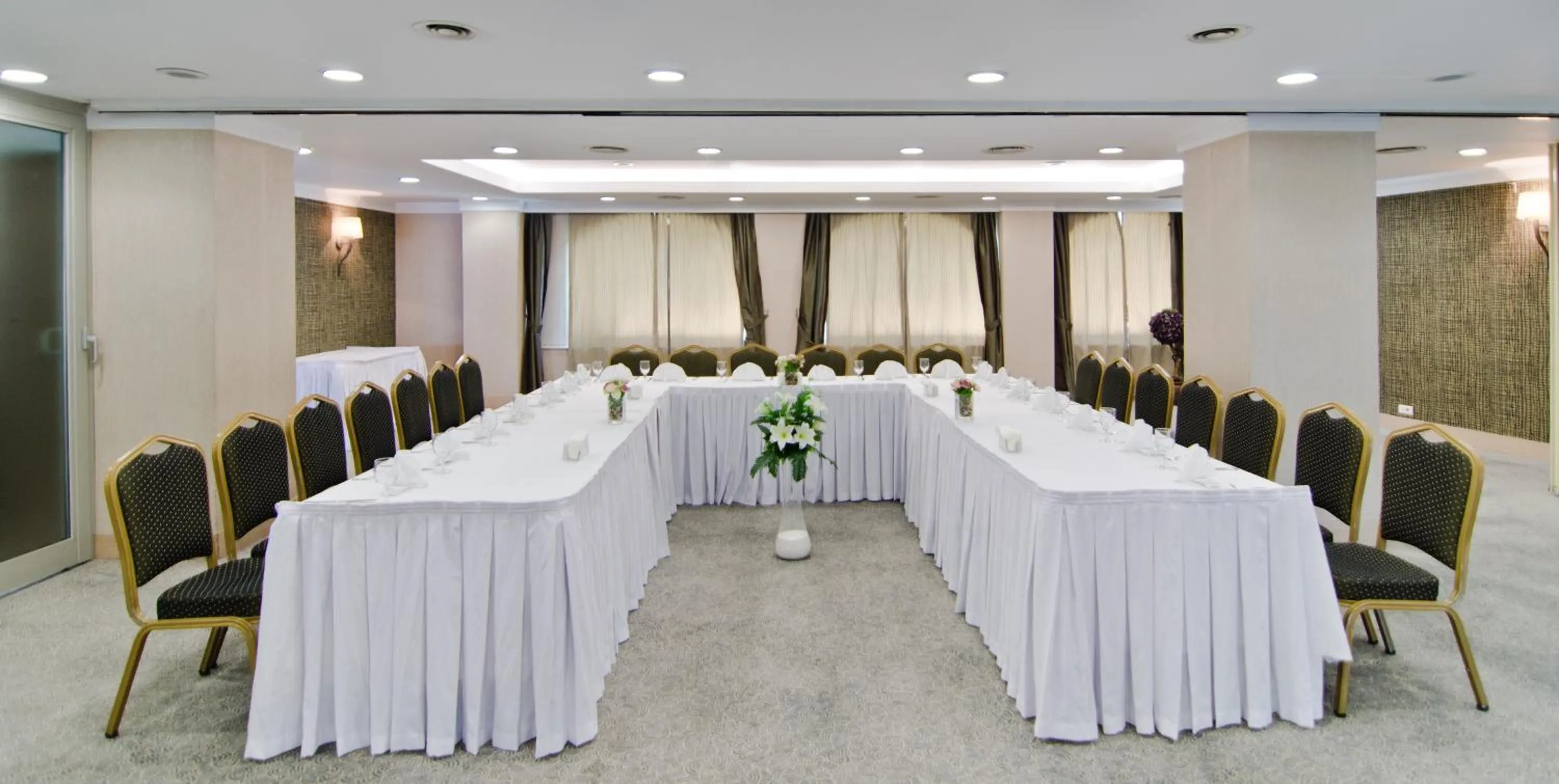 Business facilities in Midas Hotel