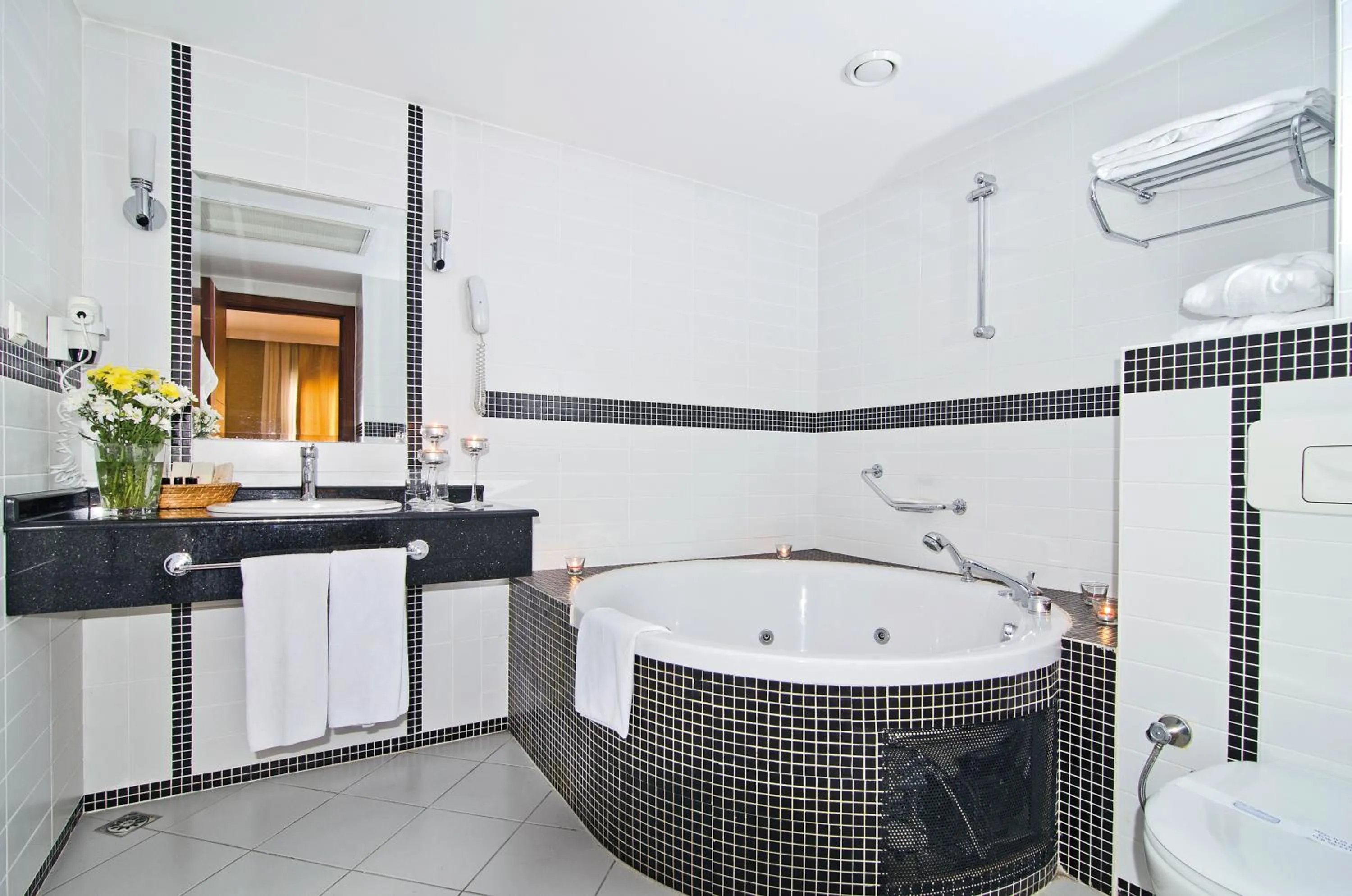 Bathroom in Midas Hotel