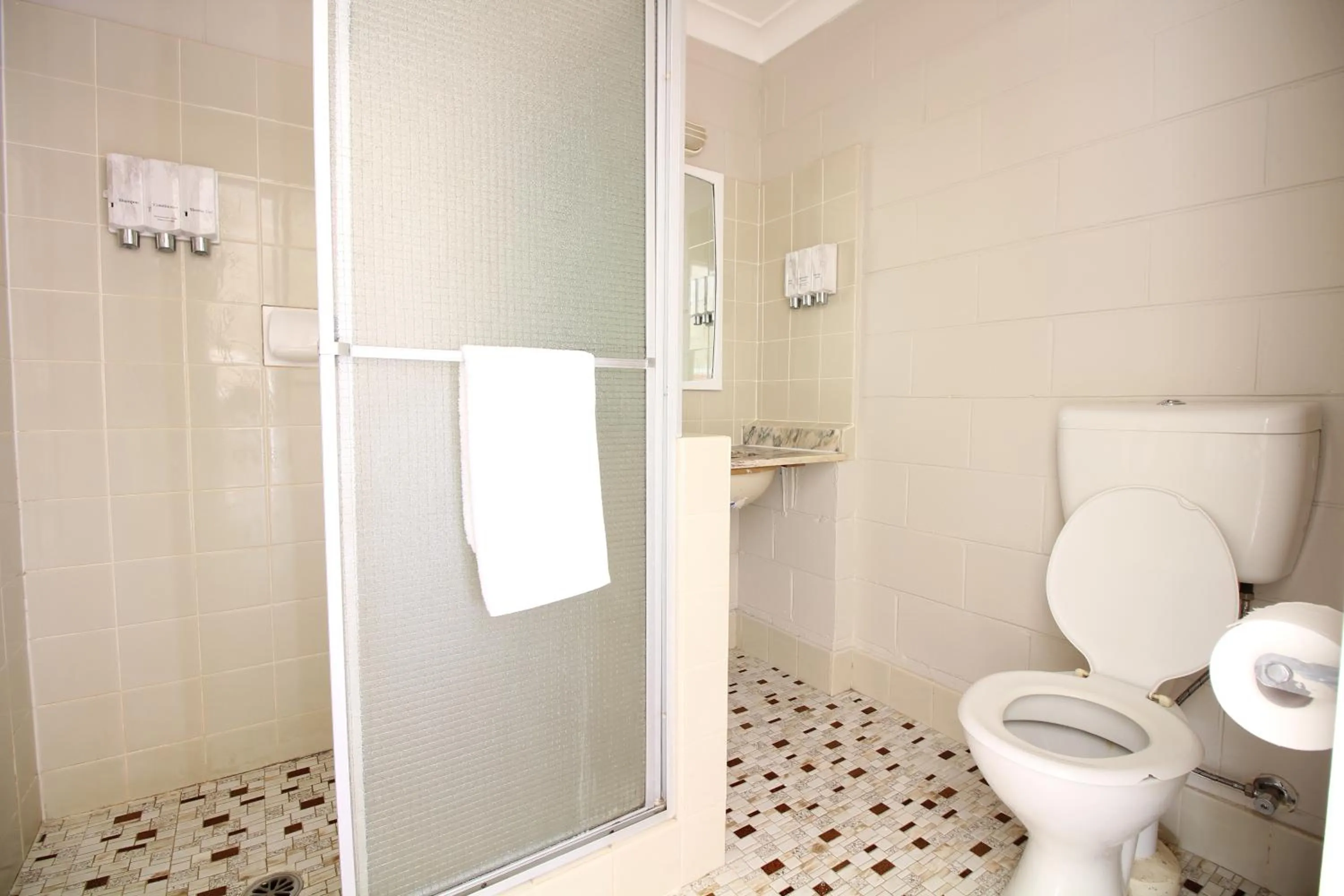 Standard Queen or Twin Room in Snowy Mountains Resort and Function Centre