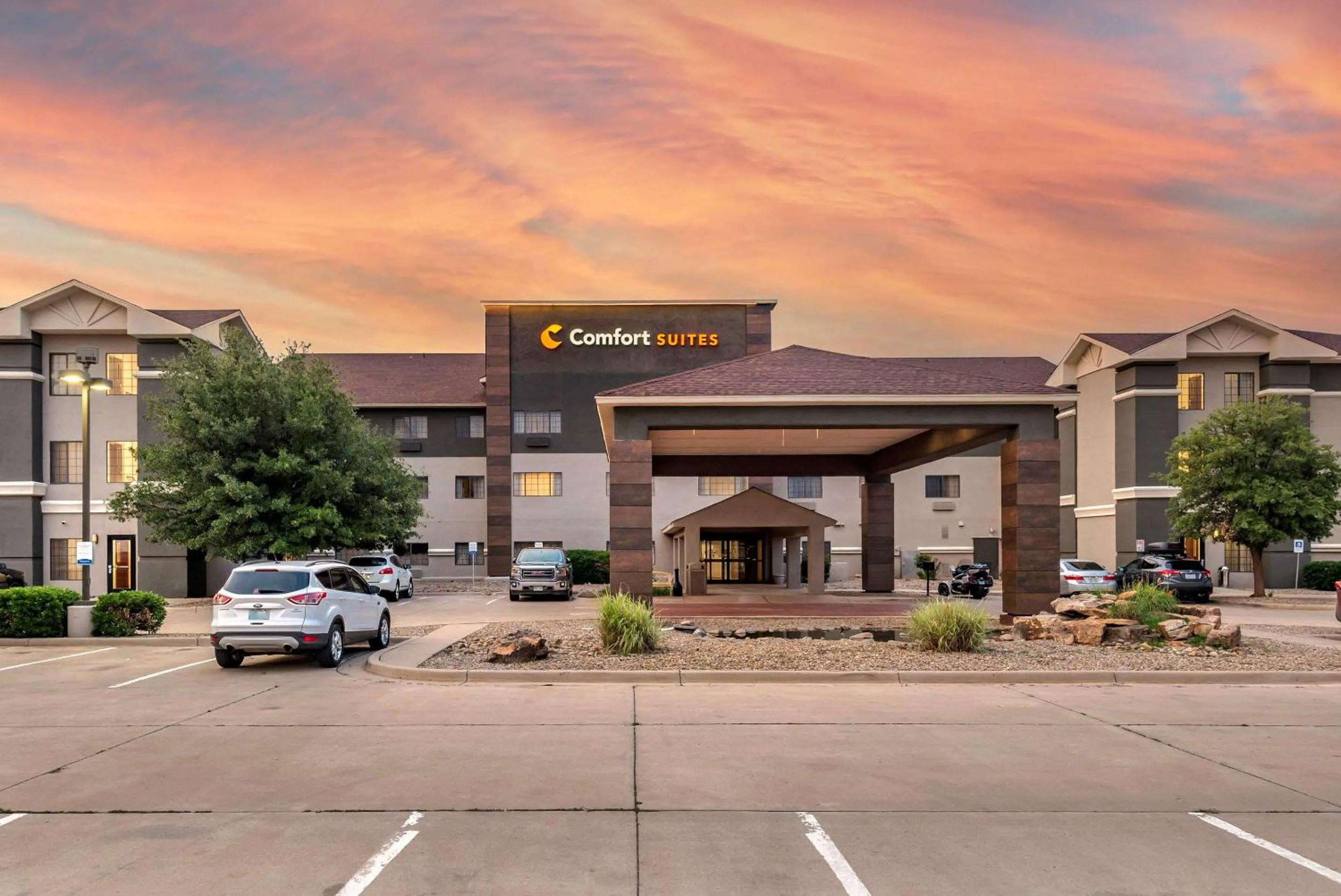 Property building in Comfort Suites Clovis North