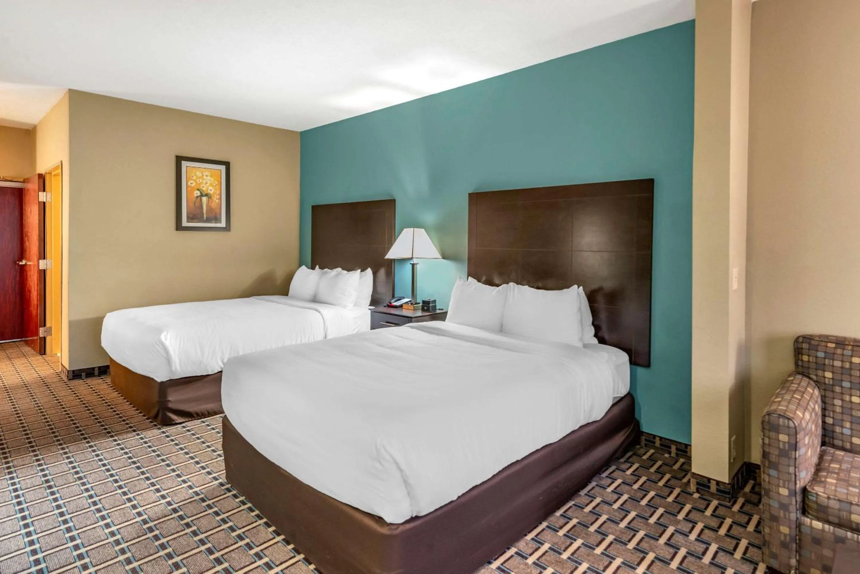 Bedroom, Bed in Comfort Suites Clovis North