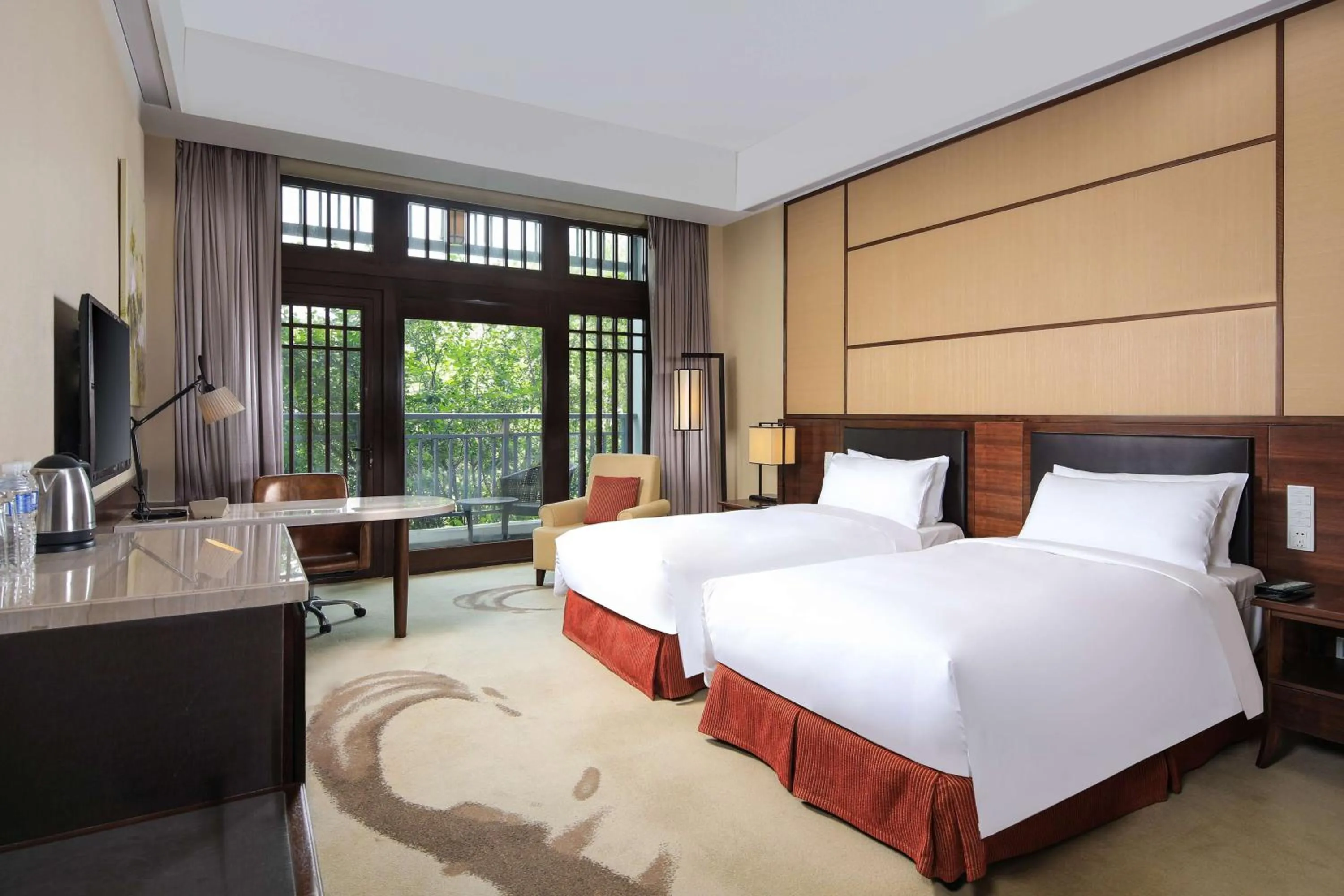 Photo of the whole room, Bed in Radisson Blu Resort Wetland Park