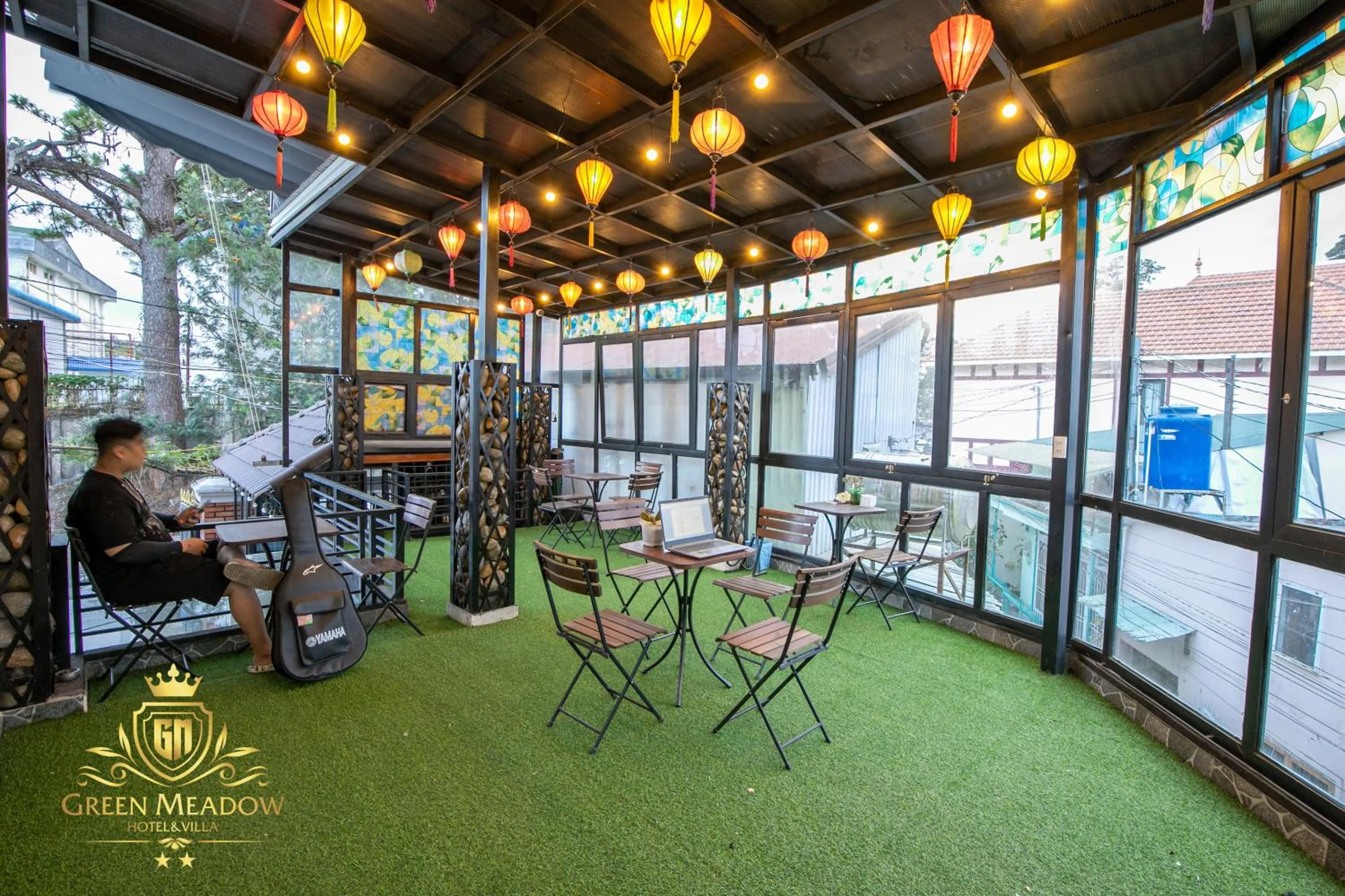 Seating area in Green Meadow Central Đà Lạt - O'TEL