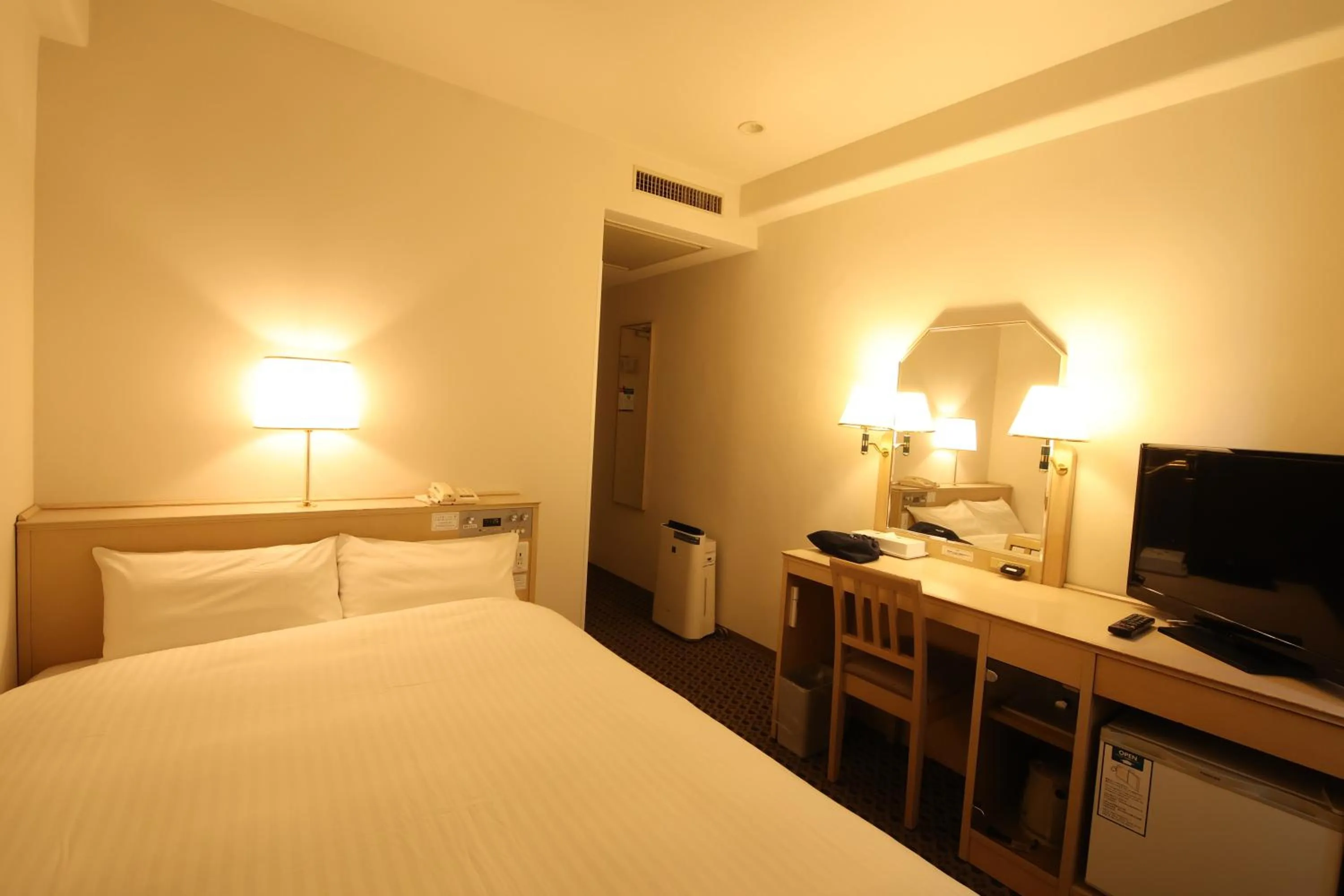 Photo of the whole room, Bed in Yonago Washington Hotel Plaza