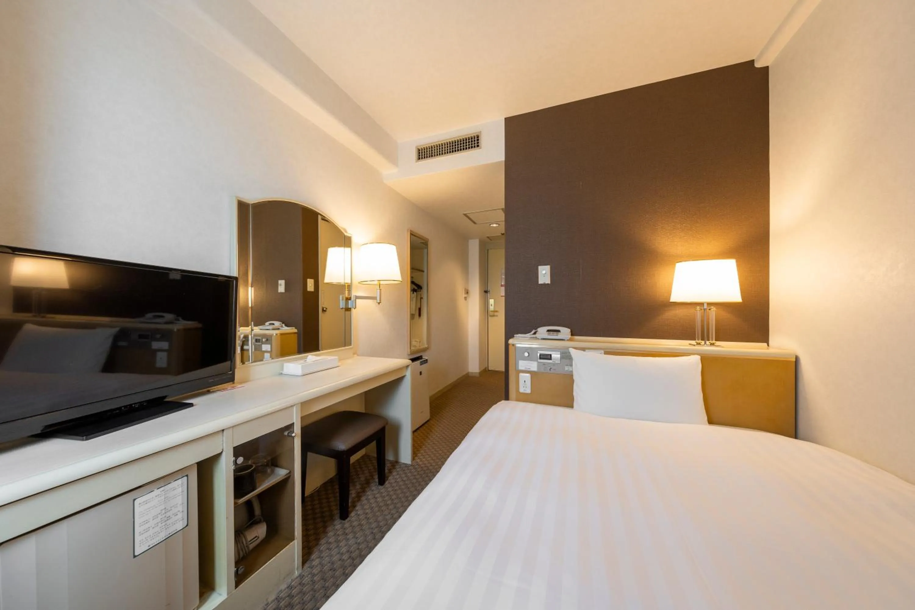 Bed in Okayama Washington Hotel Plaza