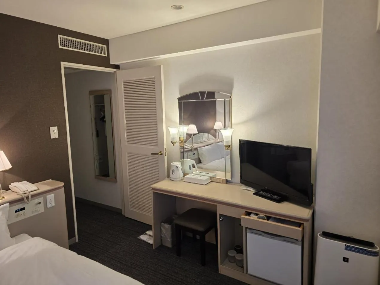 Bed in Tokushima Washington Hotel Plaza