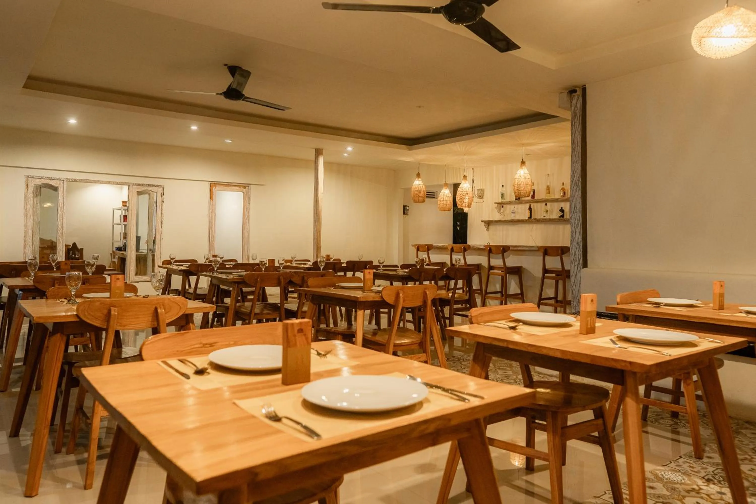 Restaurant/places to eat in Gili Paddy Hotel