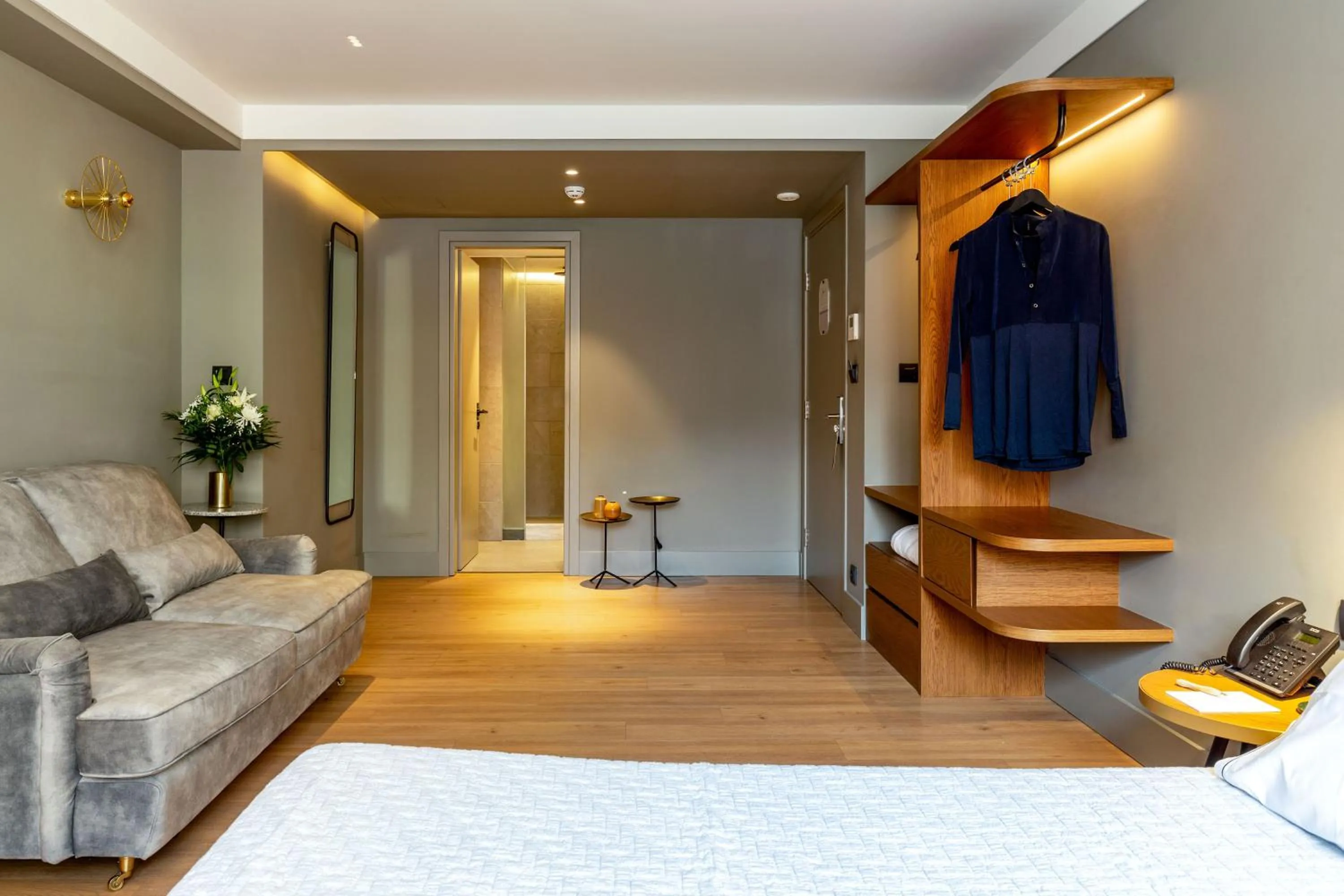 Bedroom in Bob W Athens Eolou