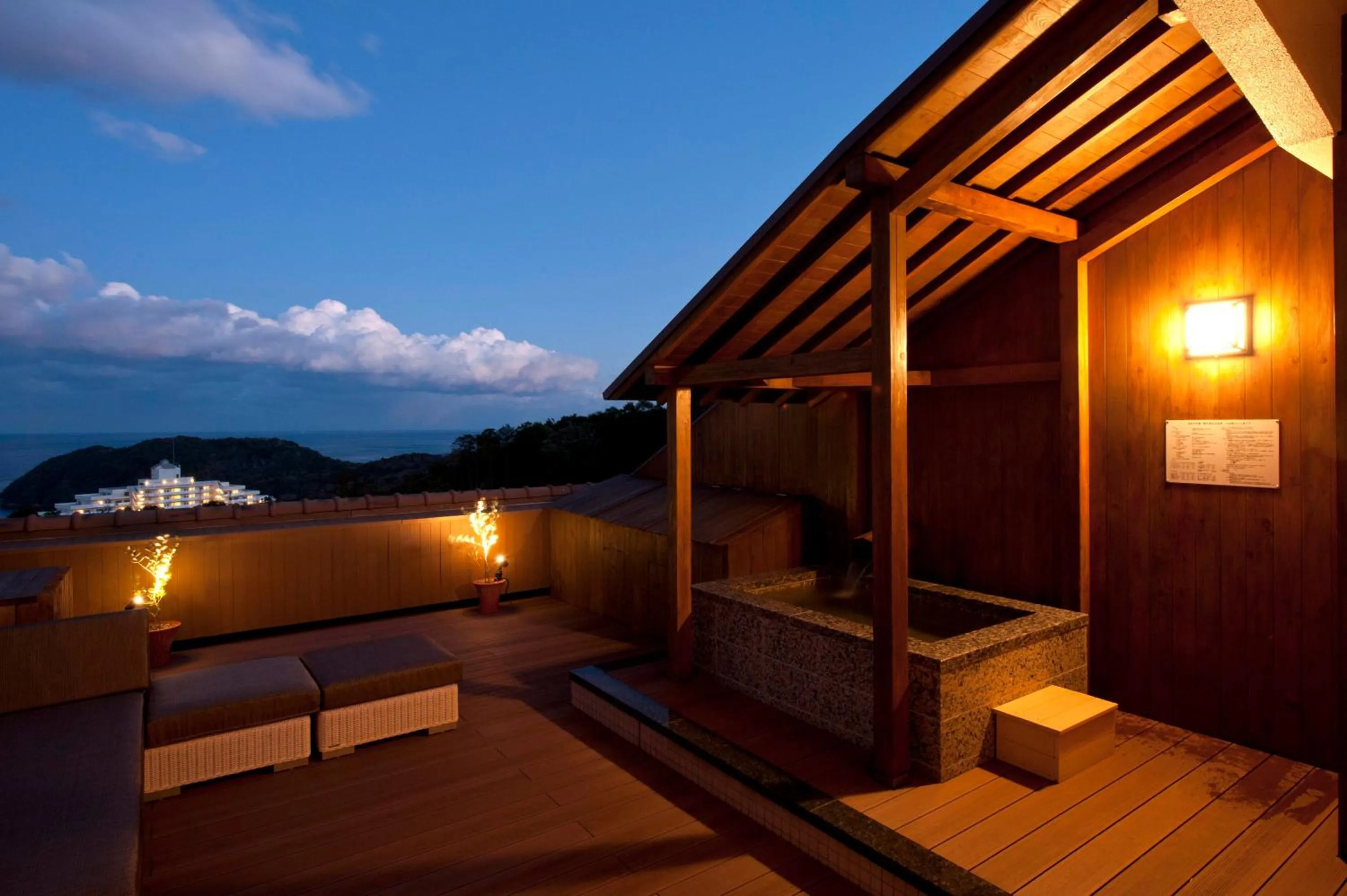 Open Air Bath in Izumigo Hotel Altia Toba