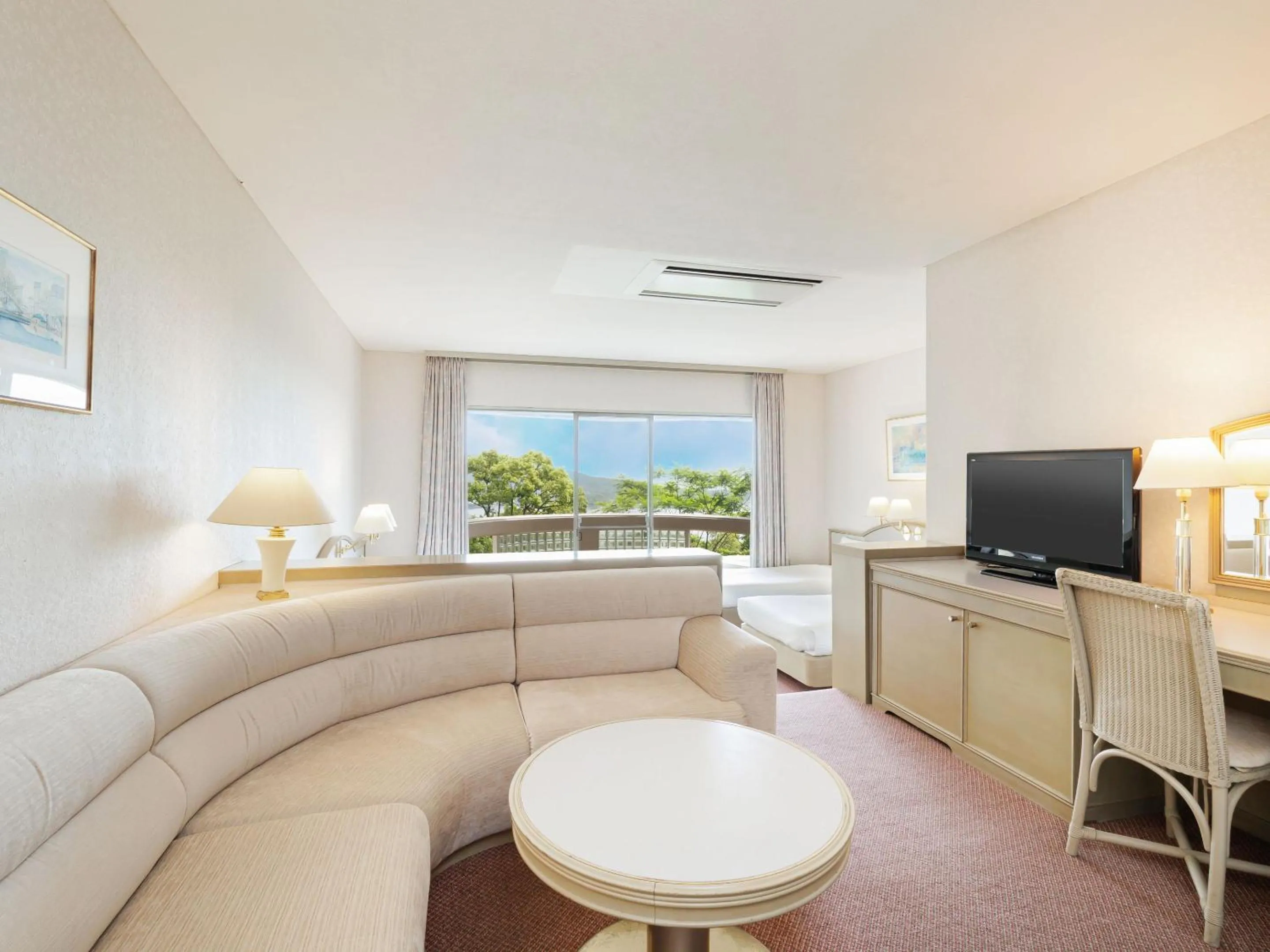 Photo of the whole room in Izumigo Hotel Altia Toba