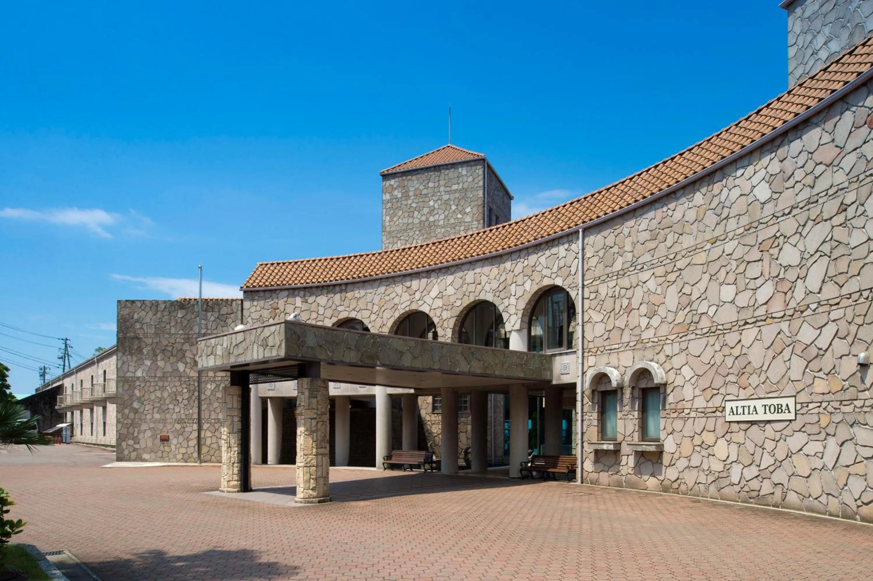 Facade/entrance in Izumigo Hotel Altia Toba